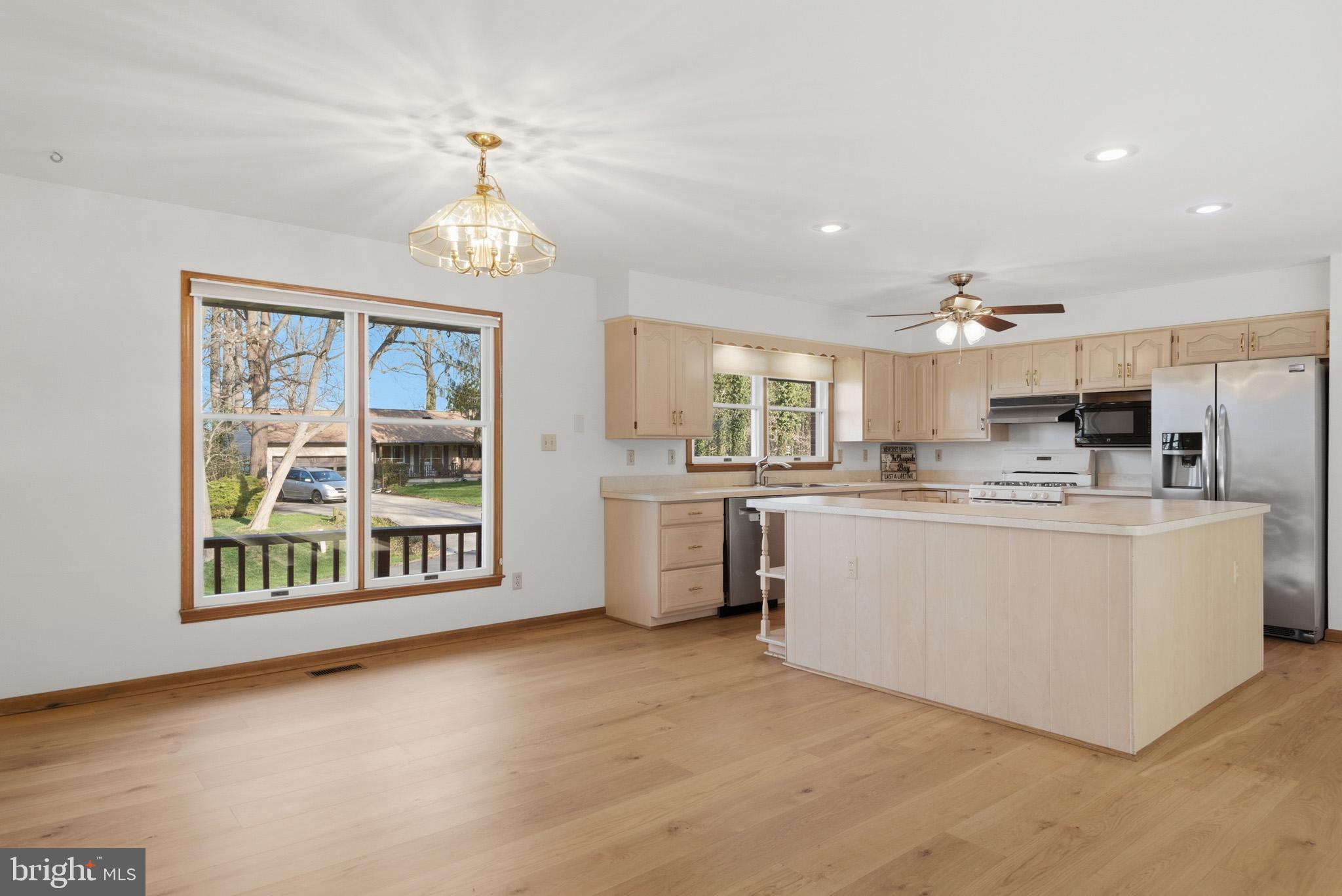 WESTERN SHORES - Residential