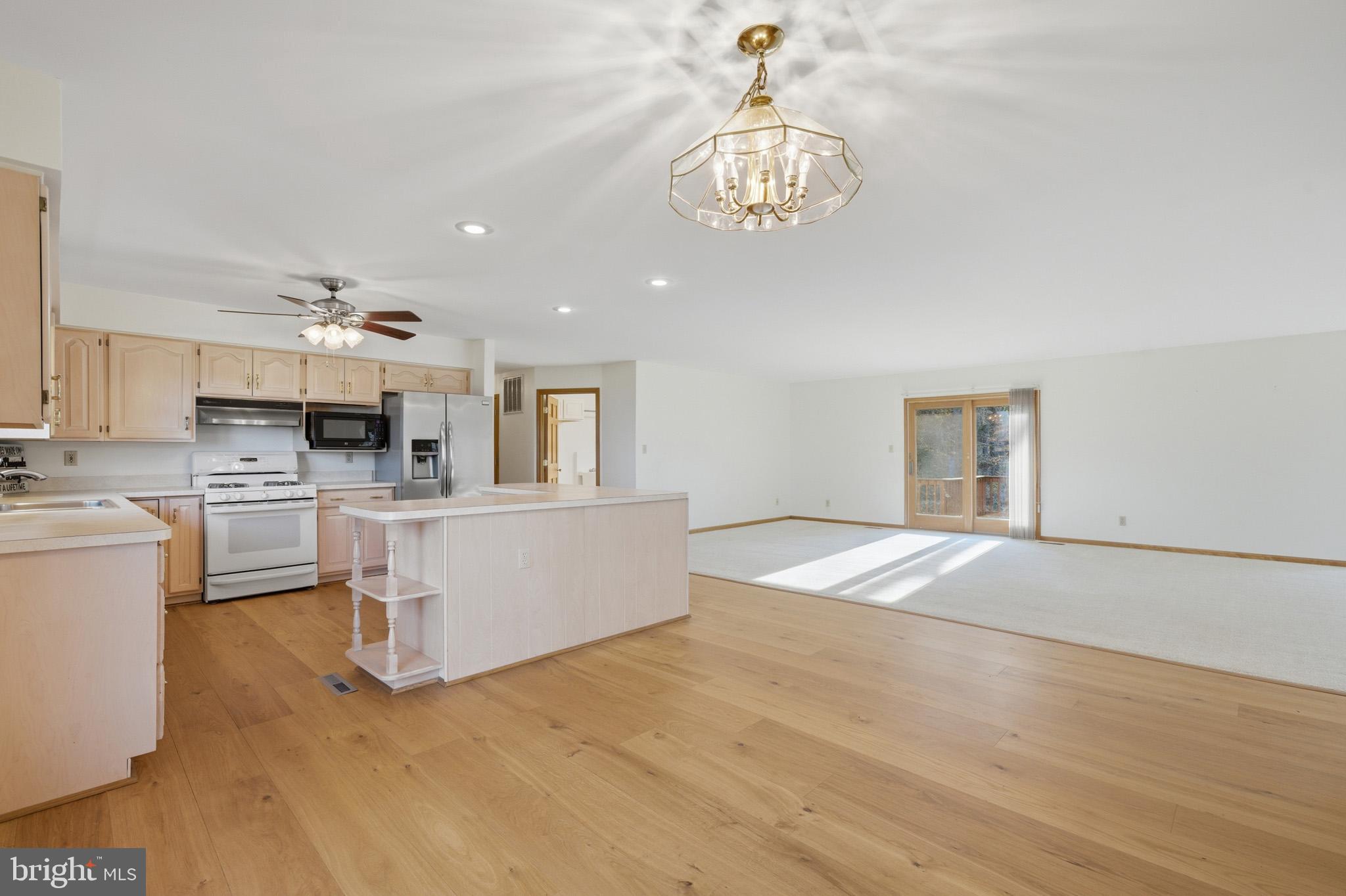 WESTERN SHORES - Residential