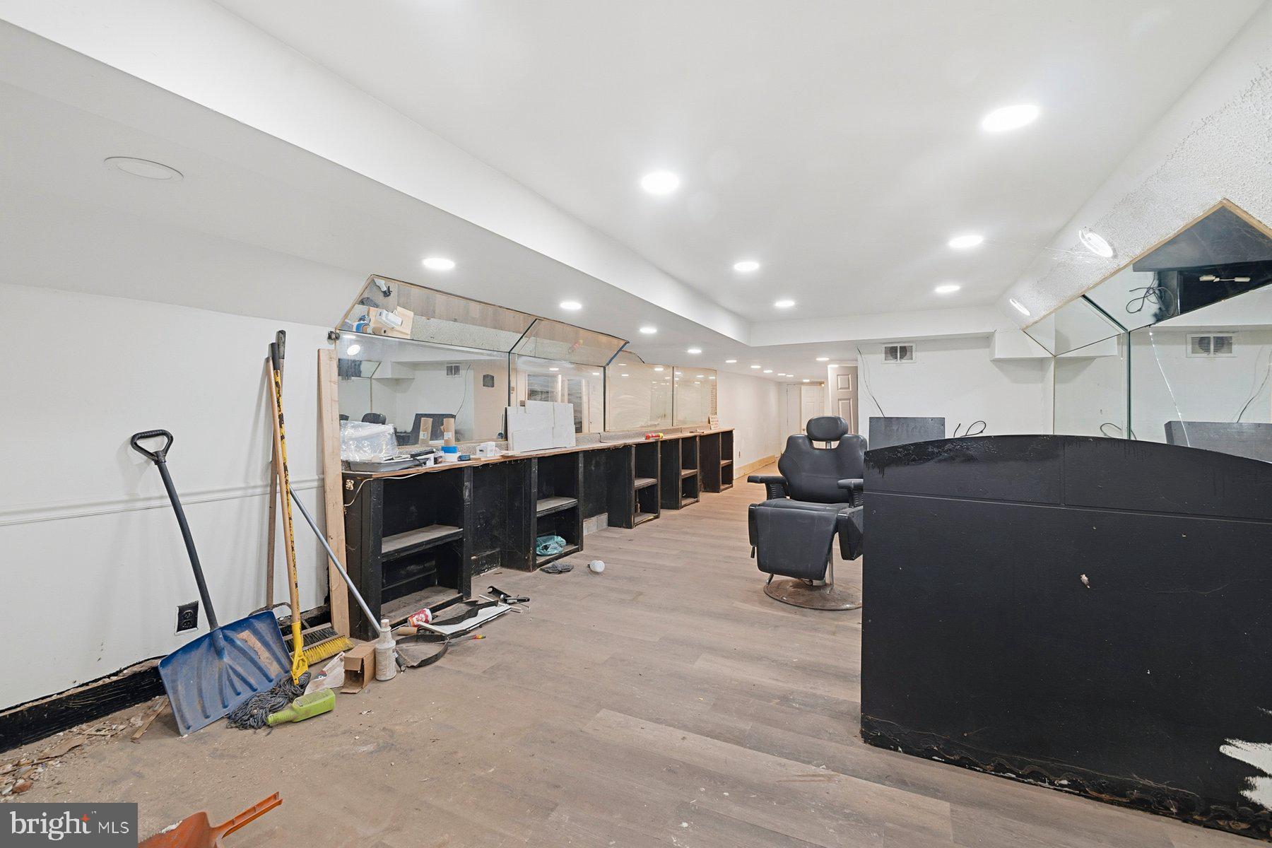 PENN NORTH - Commercial Sale