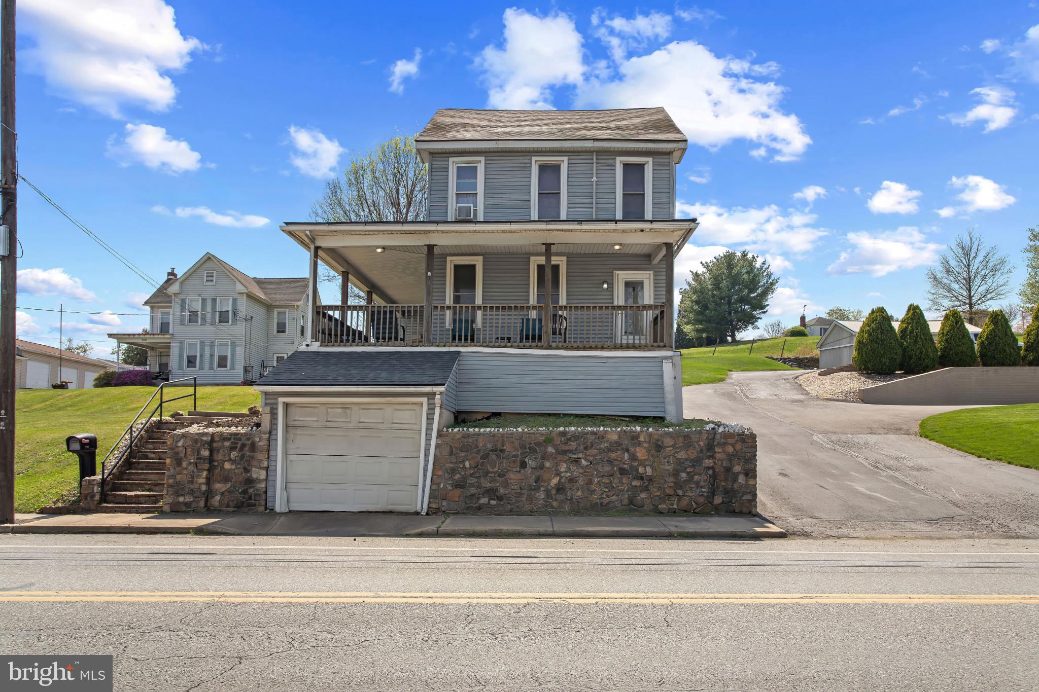 702 W MAIN STREET