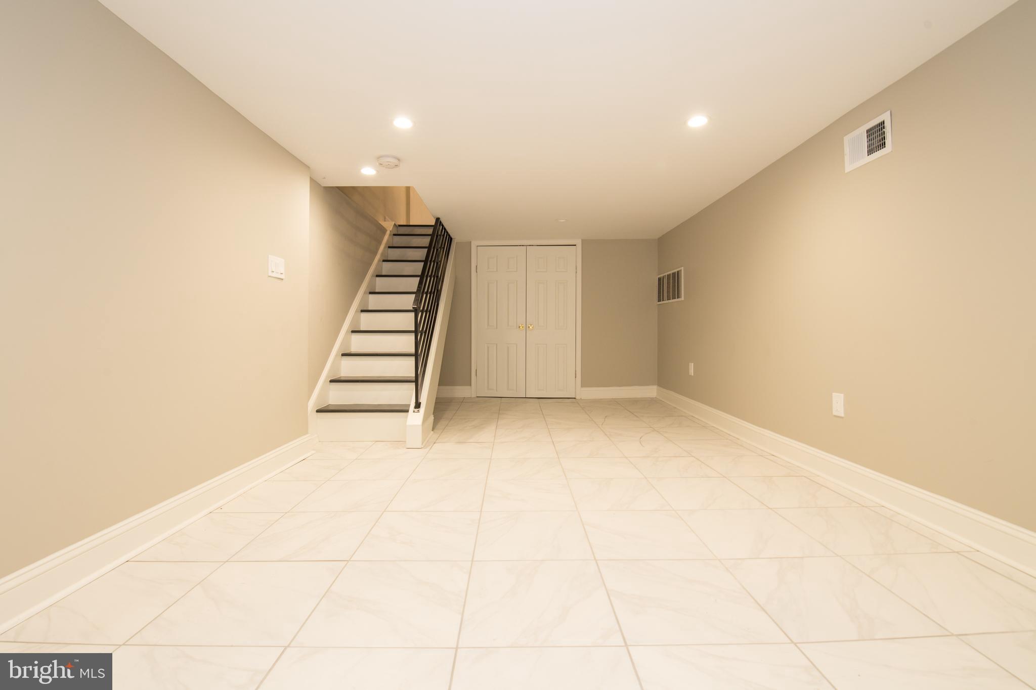 WHITMAN - Residential