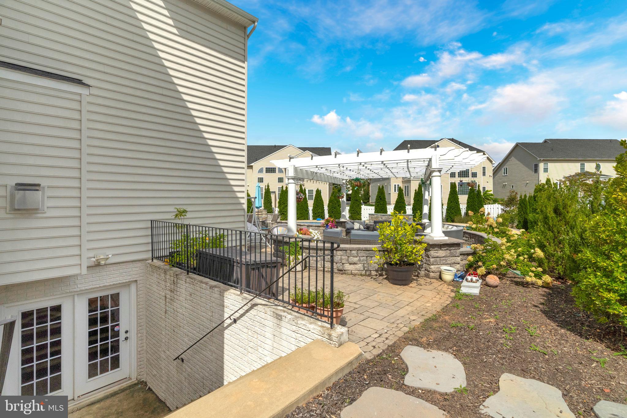 STONEGATE - Residential