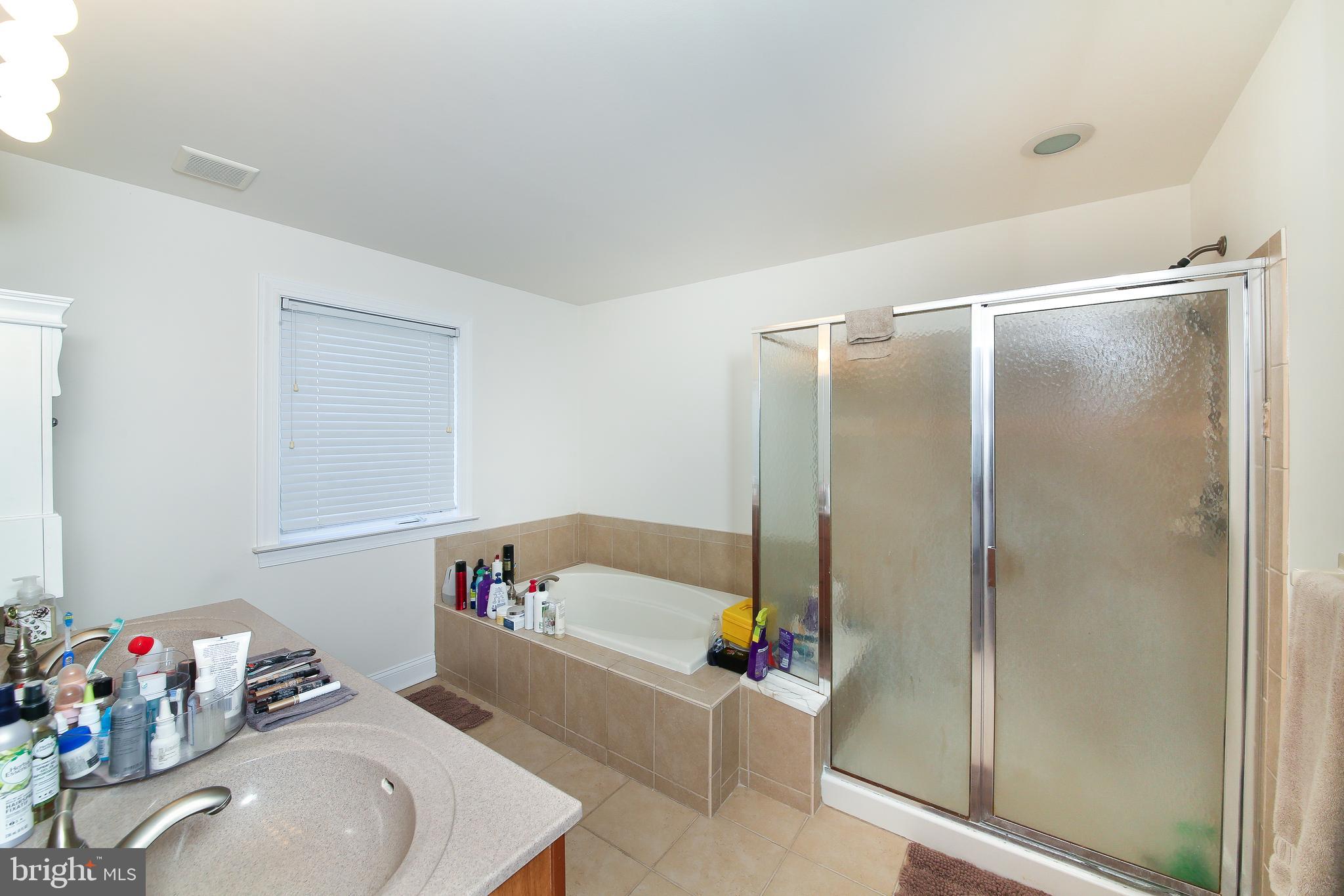 TH AT HERITAGE CNTR - Residential