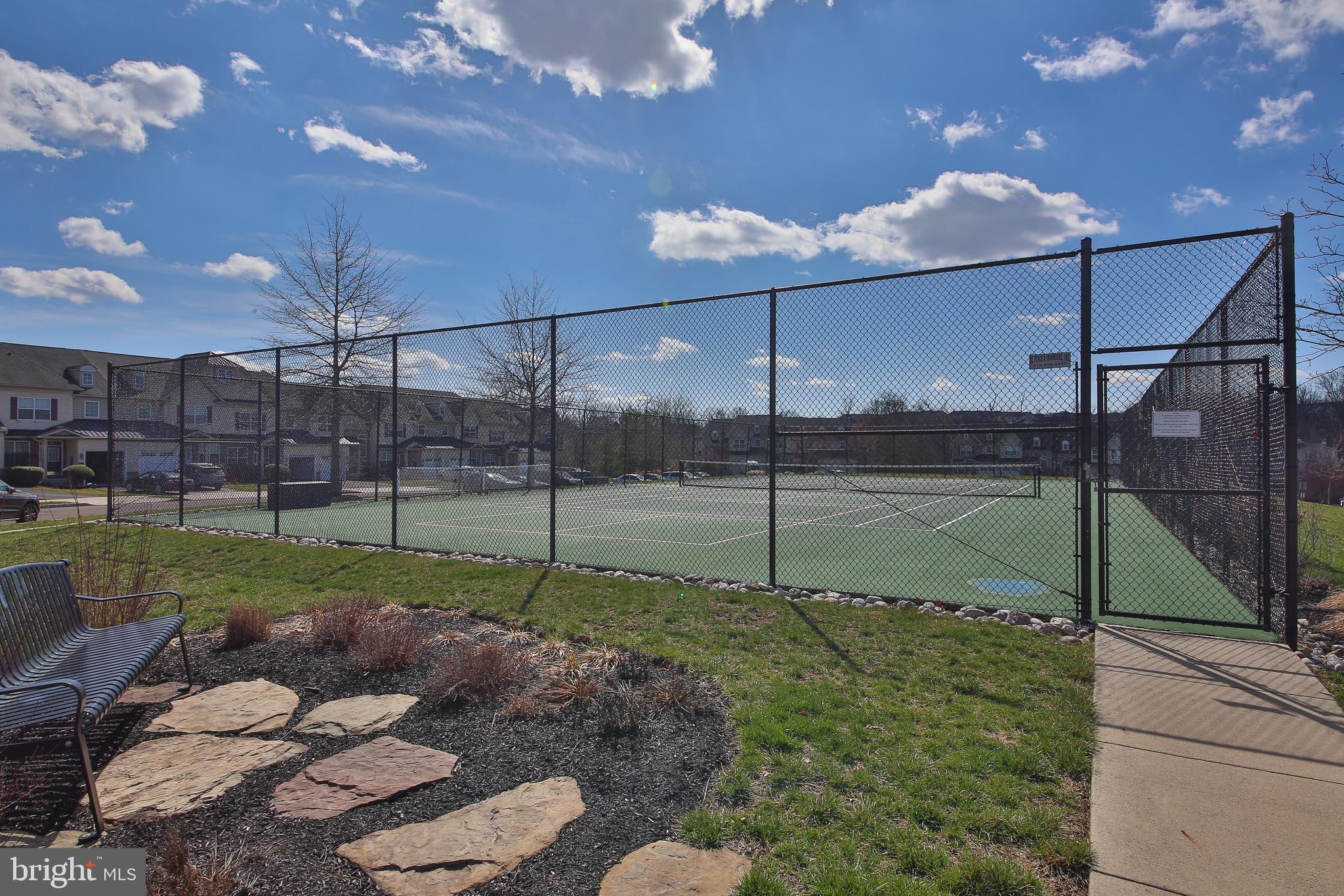 TH AT HERITAGE CNTR - Residential