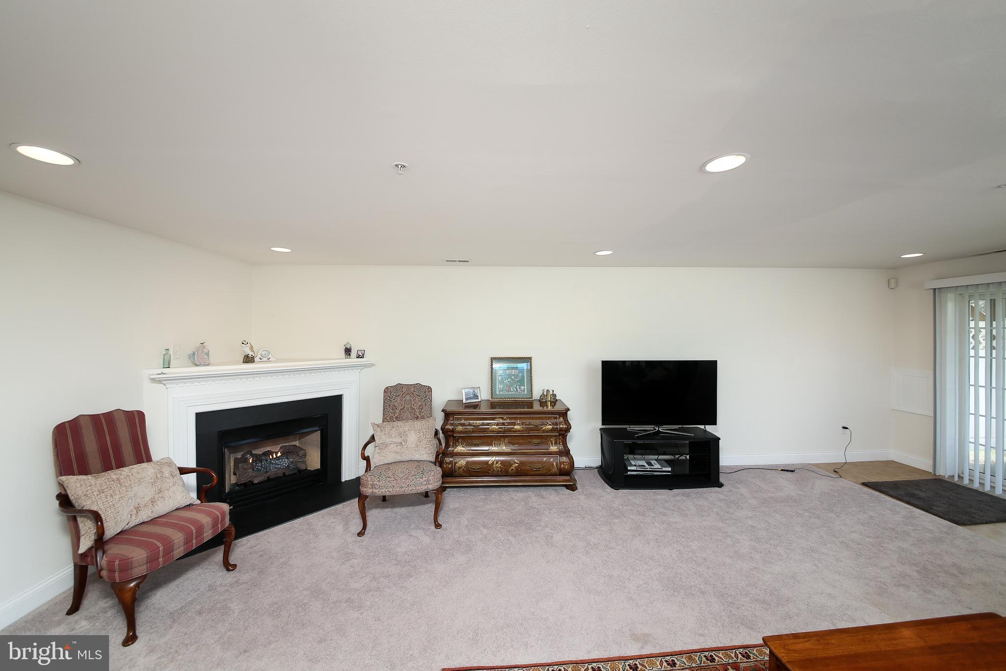 TH AT HERITAGE CNTR - Residential