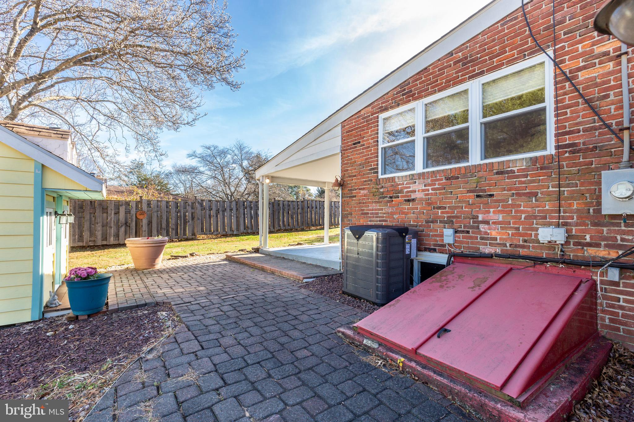 LONG MEADOWS - Residential