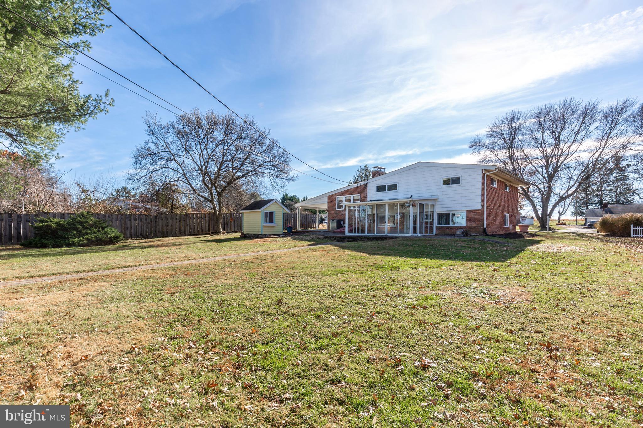 LONG MEADOWS - Residential