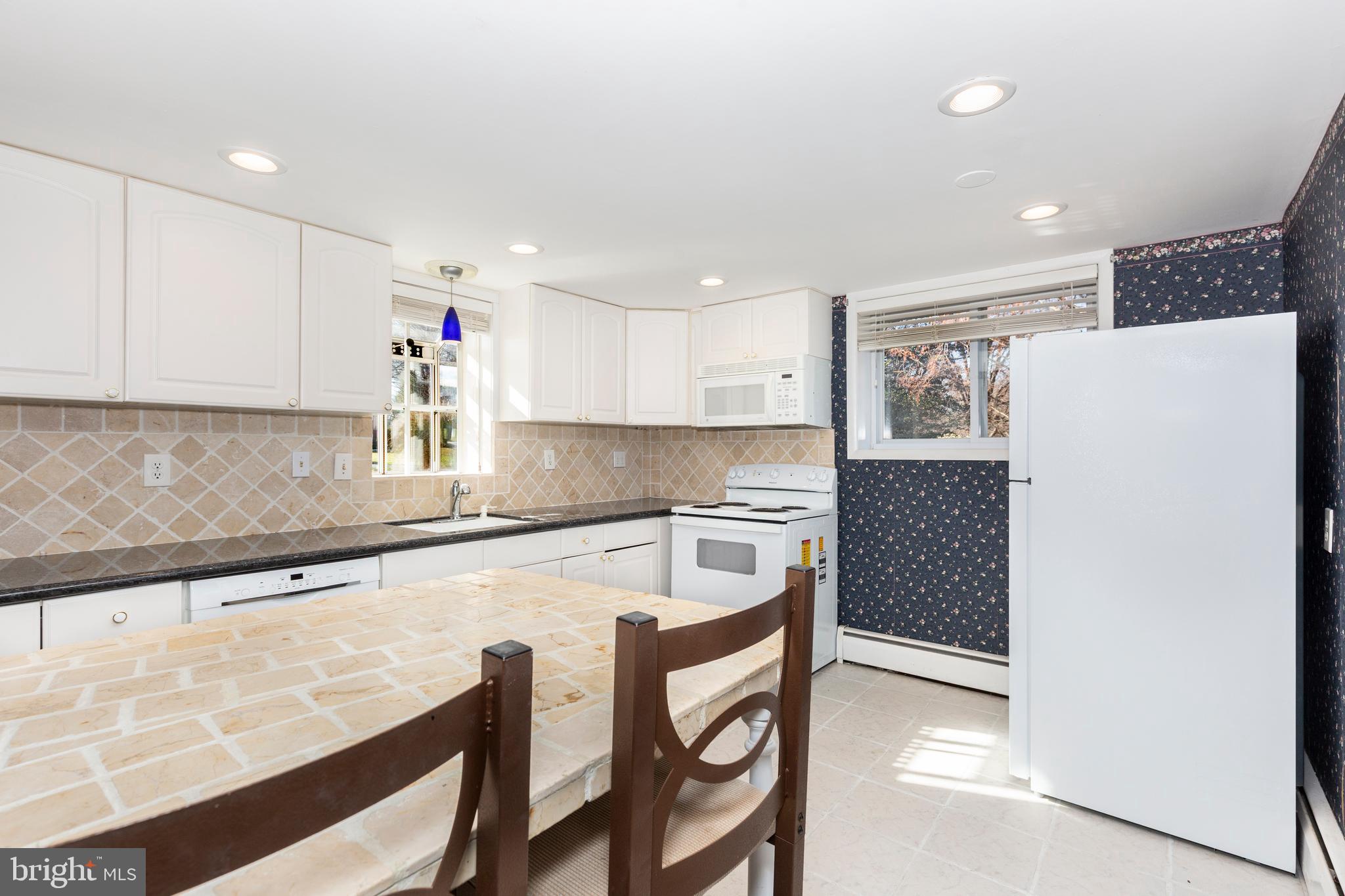 LONG MEADOWS - Residential