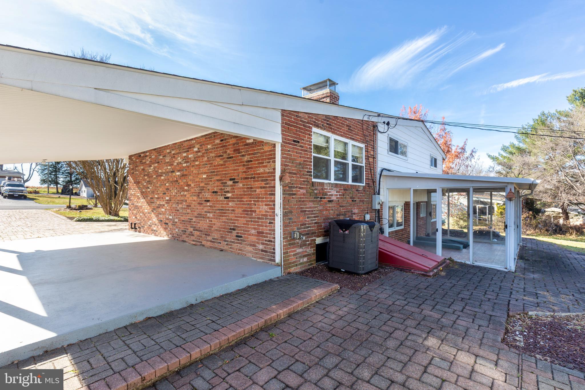 LONG MEADOWS - Residential