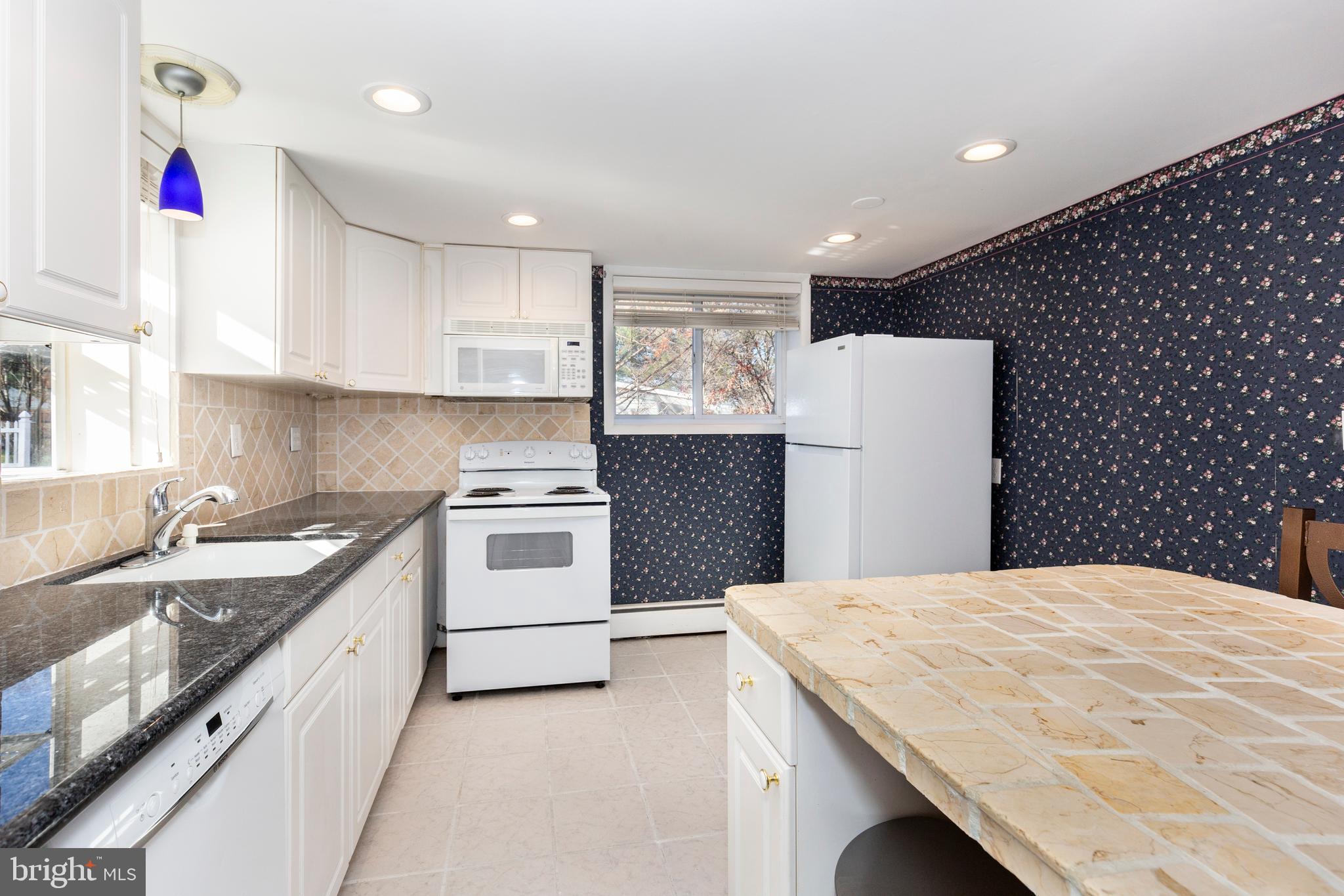 LONG MEADOWS - Residential