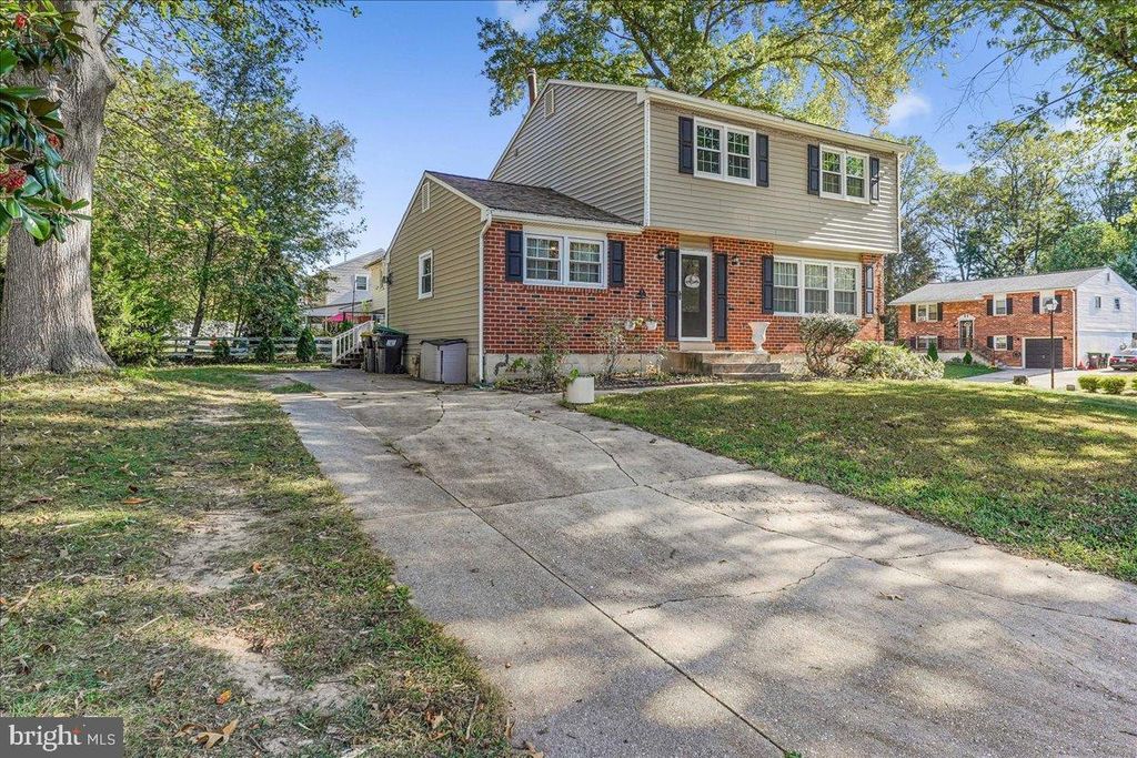 Photo of 113 Dufferin Drive, NEWARK, DE 19702 (MLS # DENC2091056)