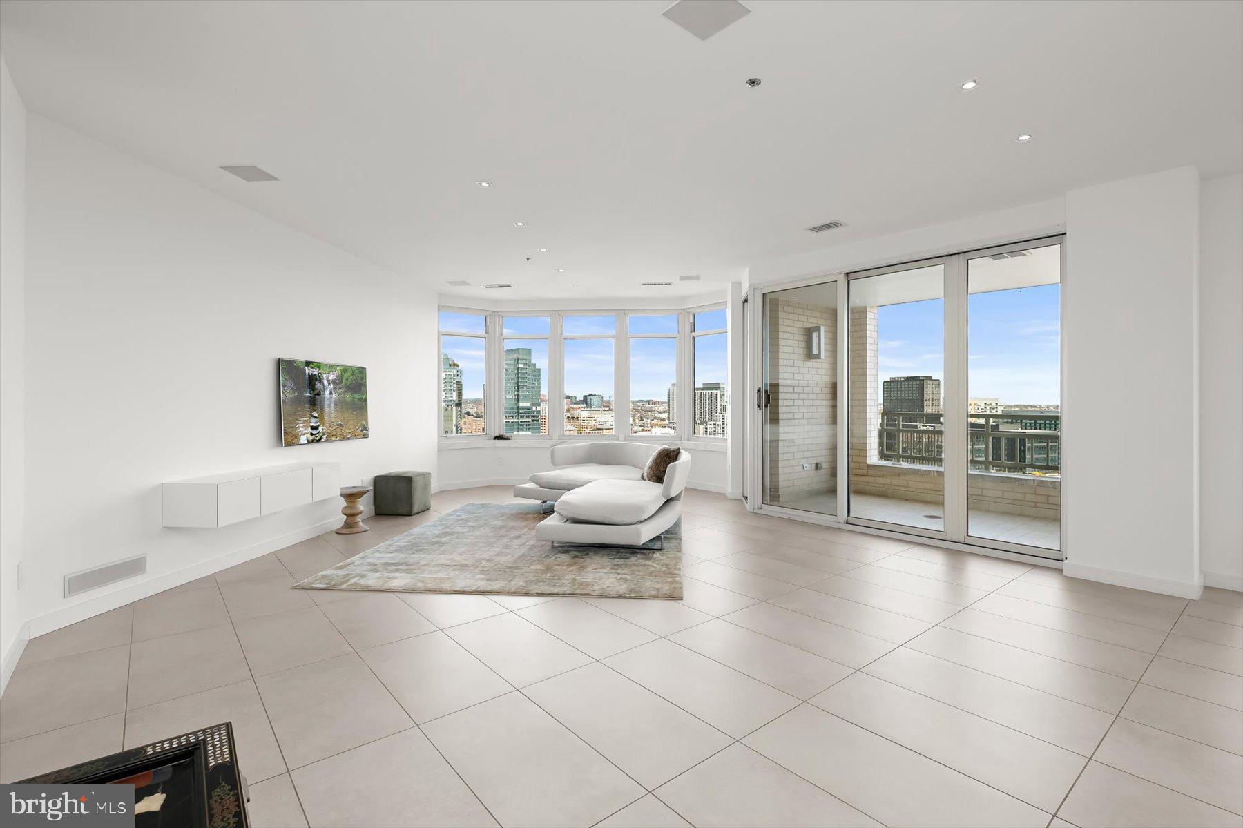 HARBORVIEW - Residential Lease