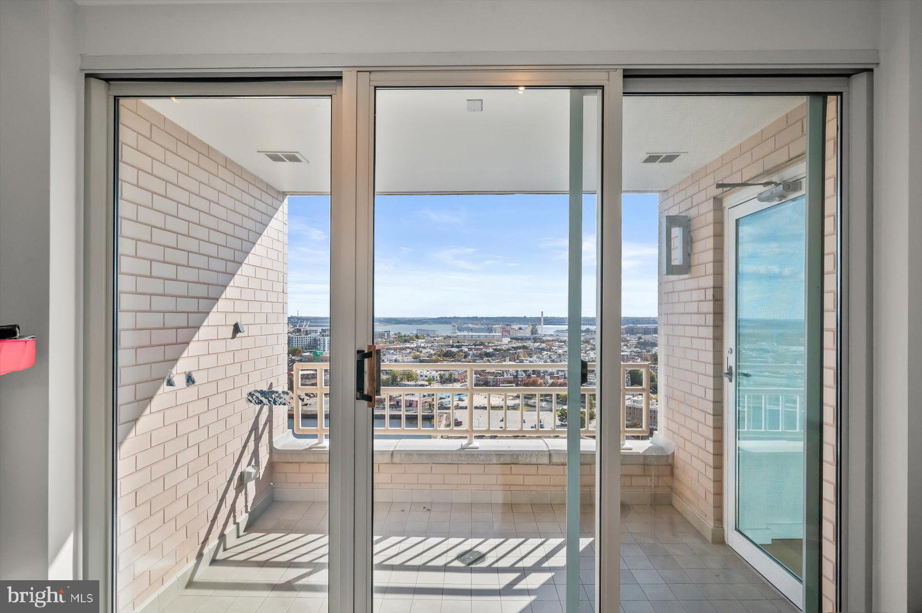 HARBORVIEW - Residential Lease