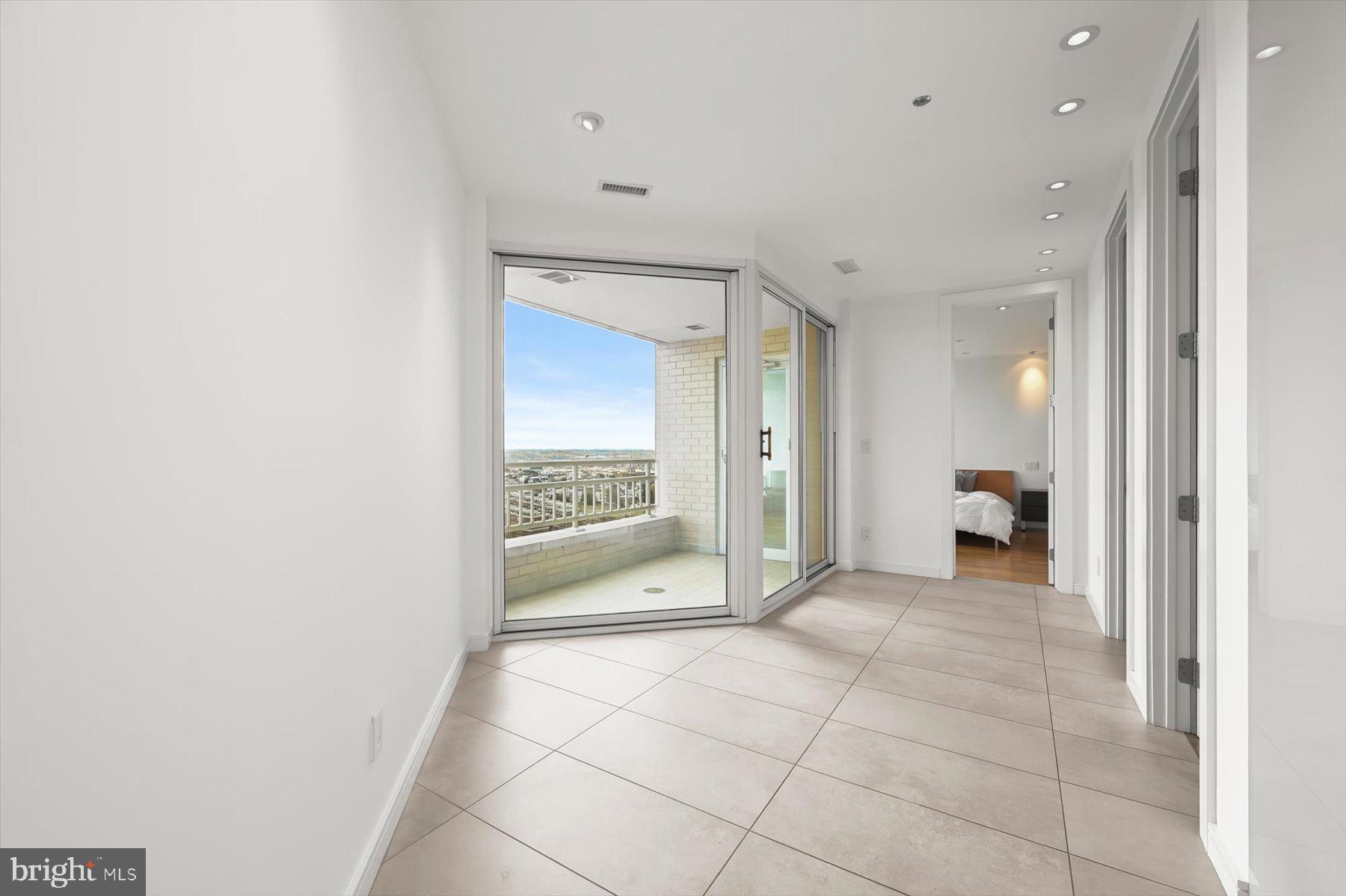 HARBORVIEW - Residential Lease