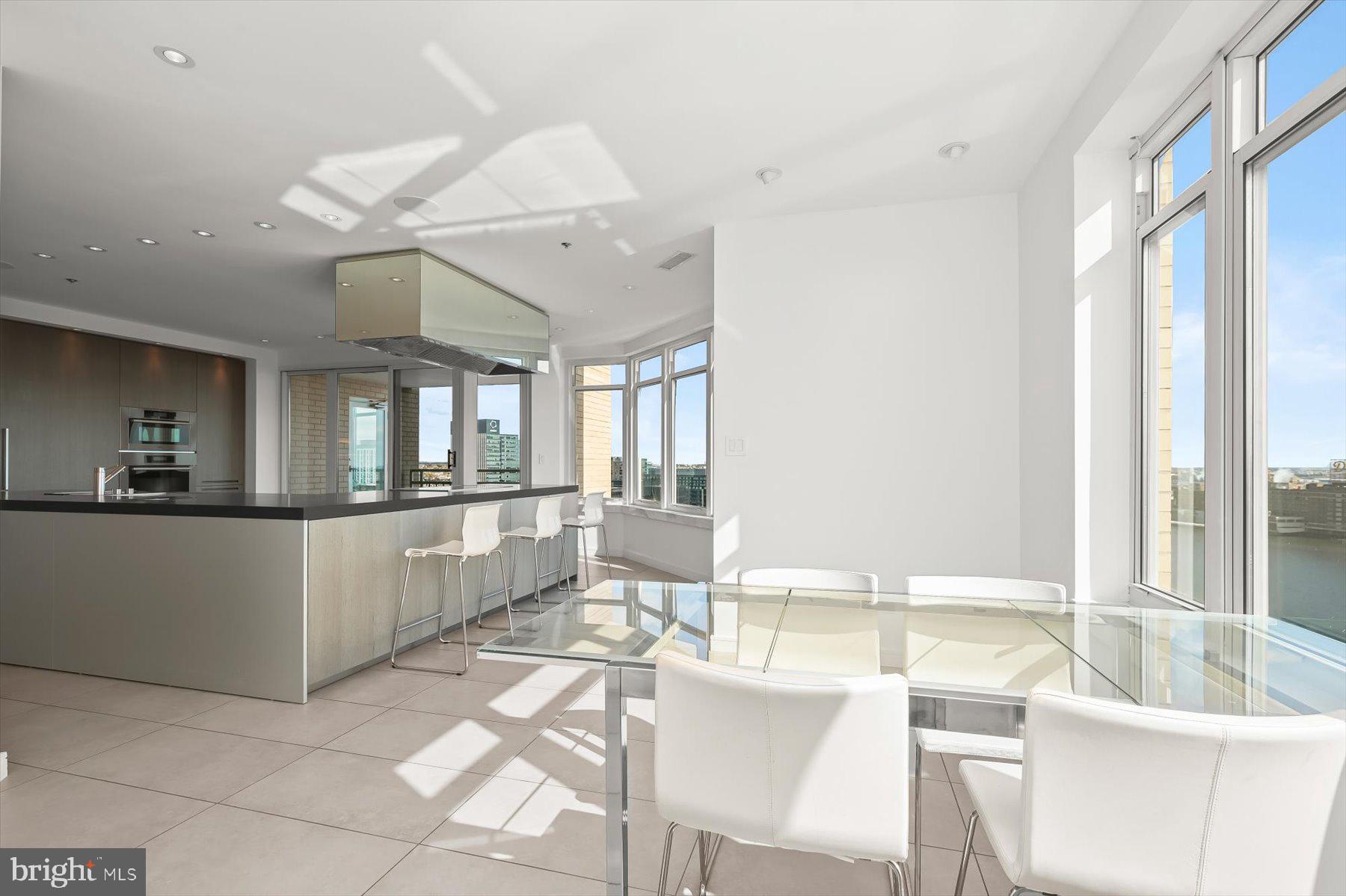 HARBORVIEW - Residential Lease