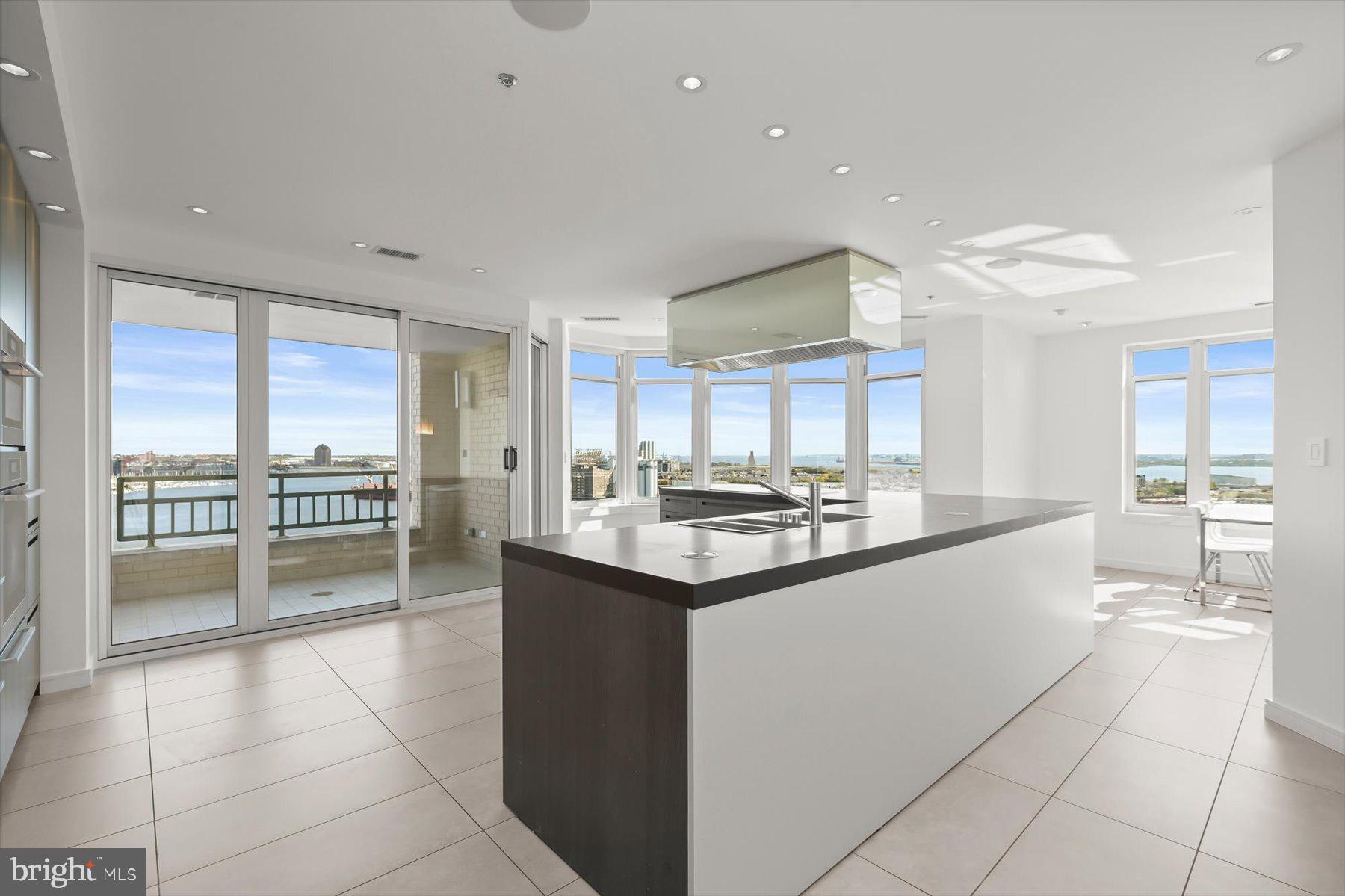 HARBORVIEW - Residential Lease