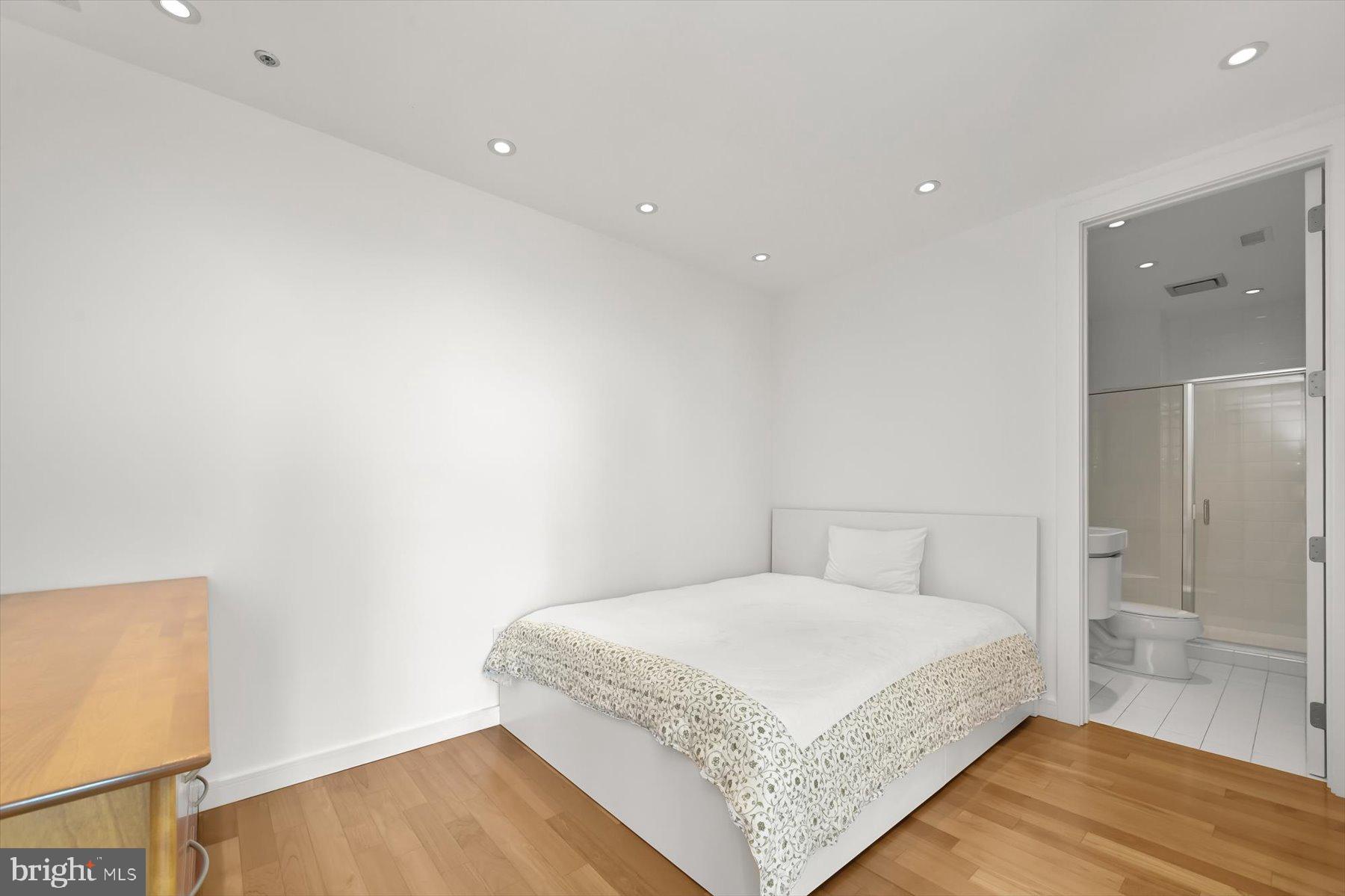 HARBORVIEW - Residential Lease