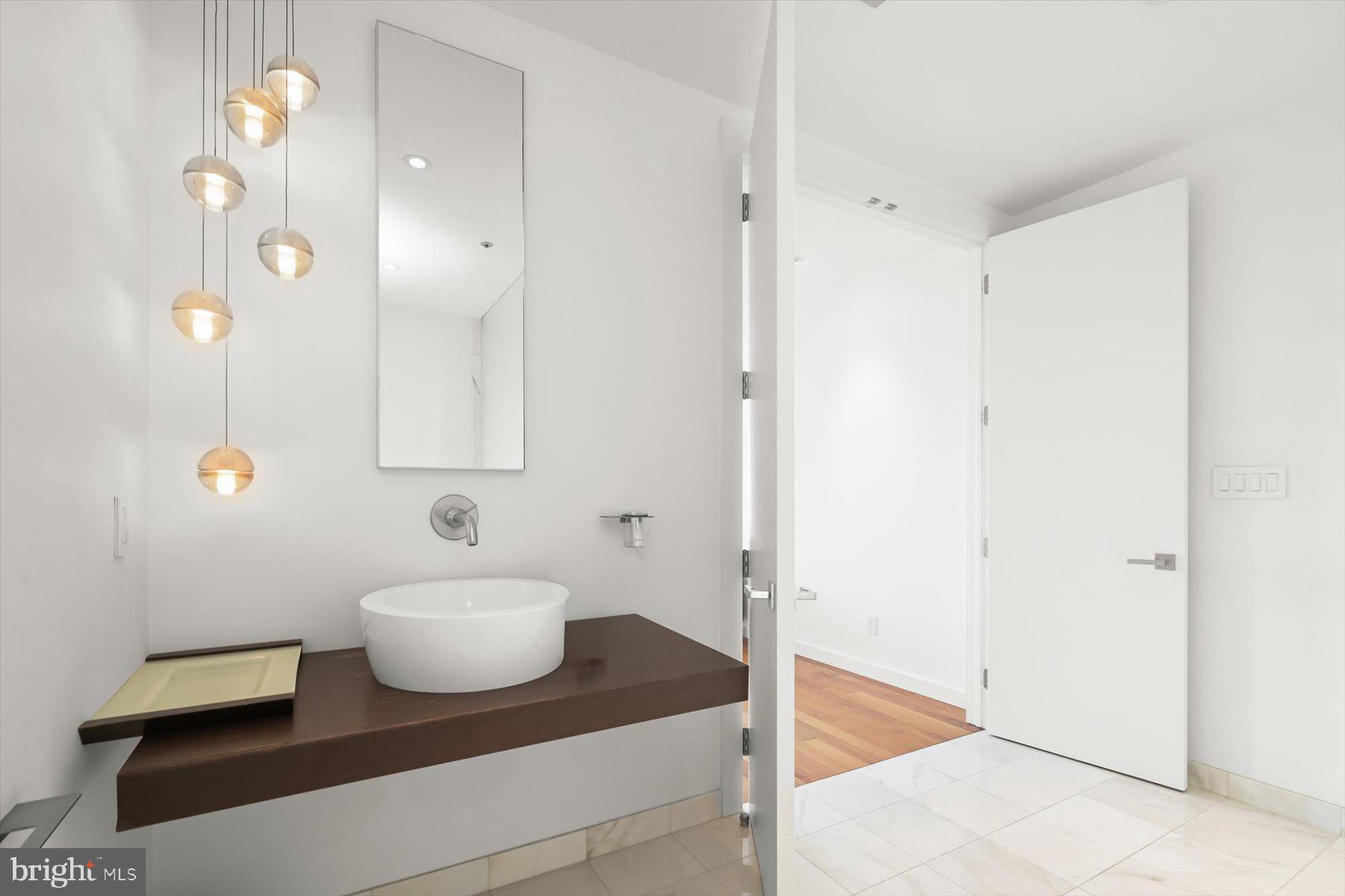 HARBORVIEW - Residential Lease