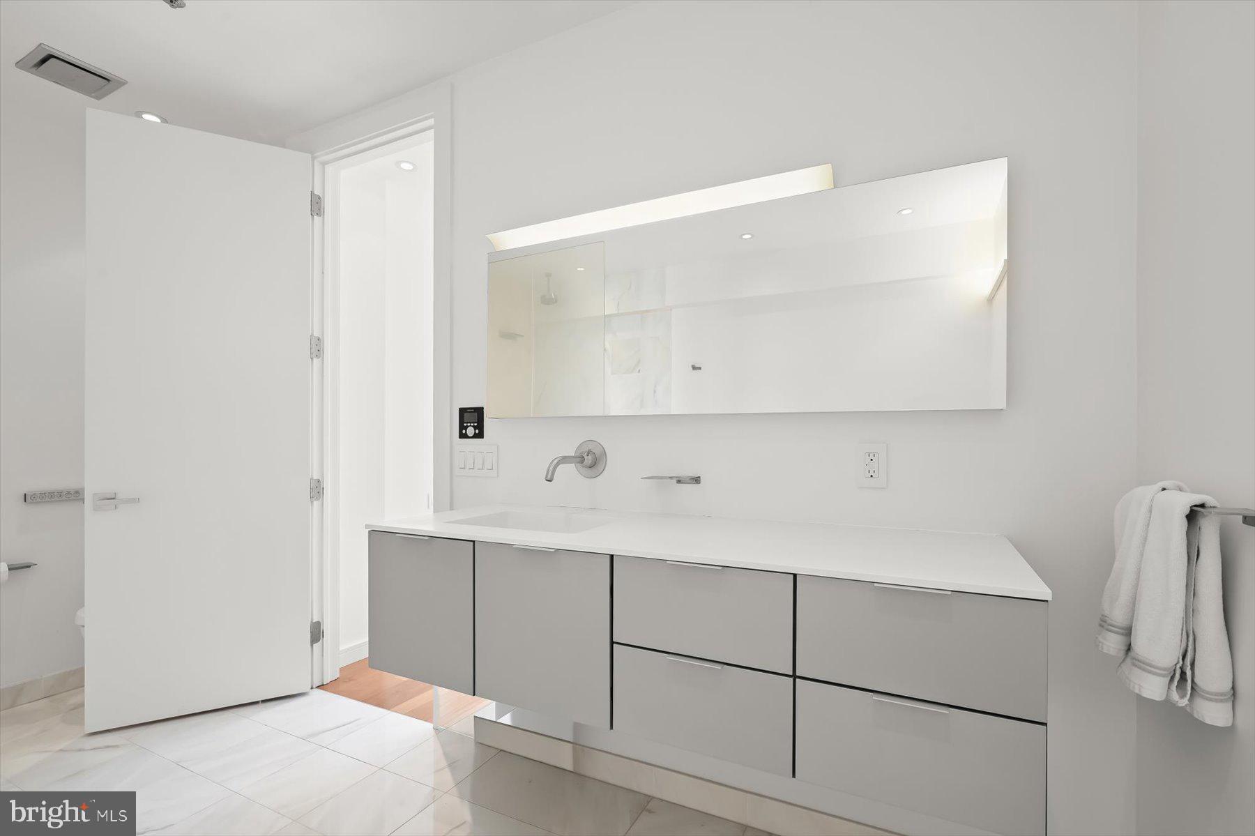 HARBORVIEW - Residential Lease