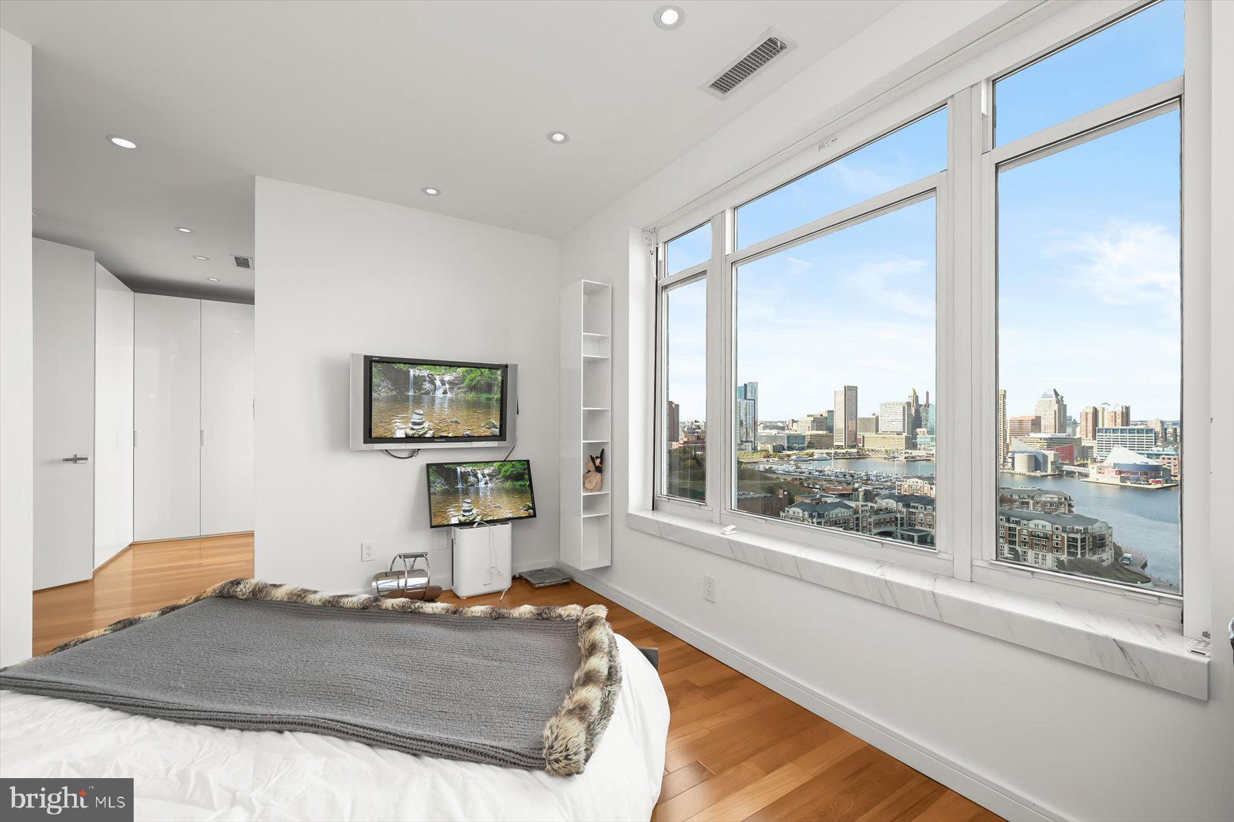 HARBORVIEW - Residential Lease