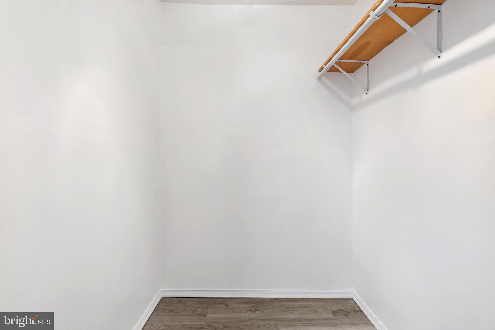 PRESIDENTIAL TOWERS - Residential