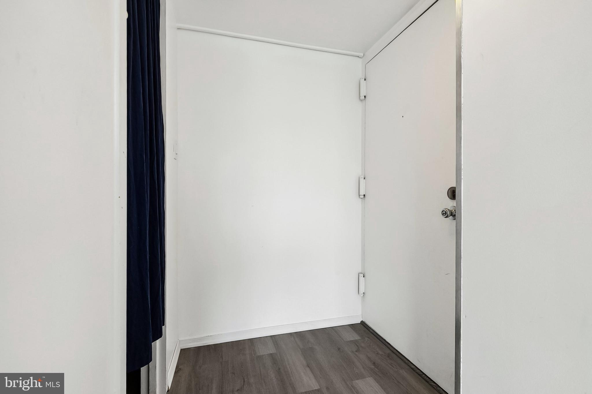 PRESIDENTIAL TOWERS - Residential