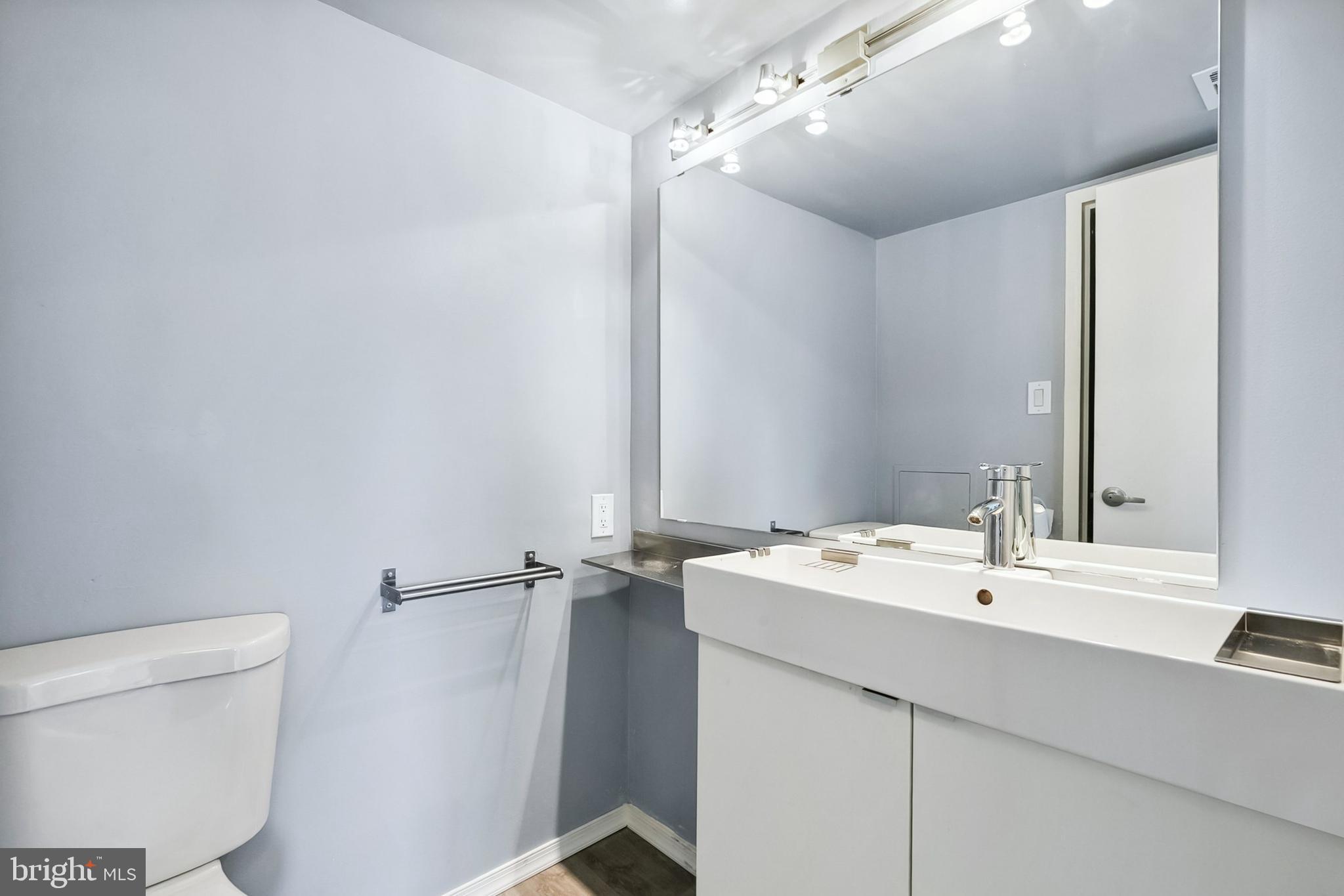 PRESIDENTIAL TOWERS - Residential