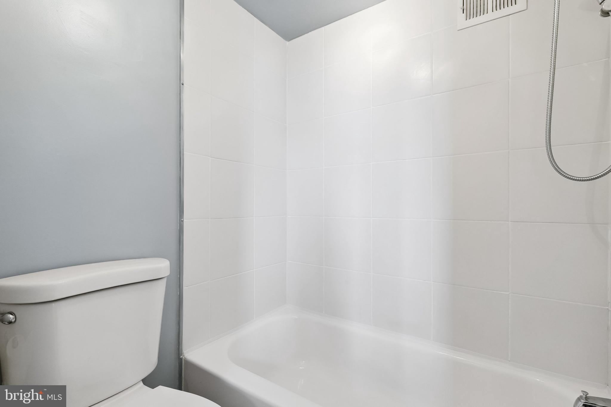 PRESIDENTIAL TOWERS - Residential