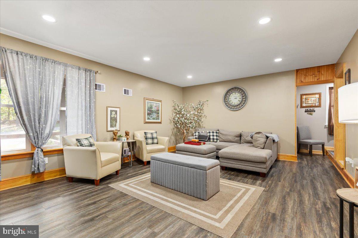 TIMBER RIDGE FARMS - Residential