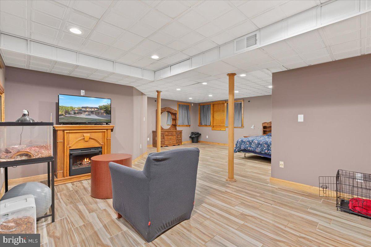 TIMBER RIDGE FARMS - Residential