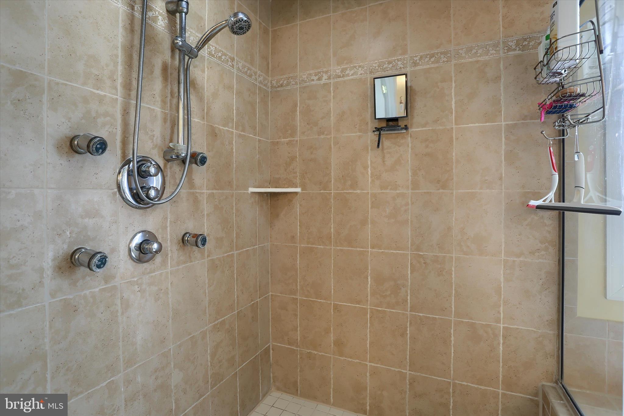 WALNUT POINT - Residential