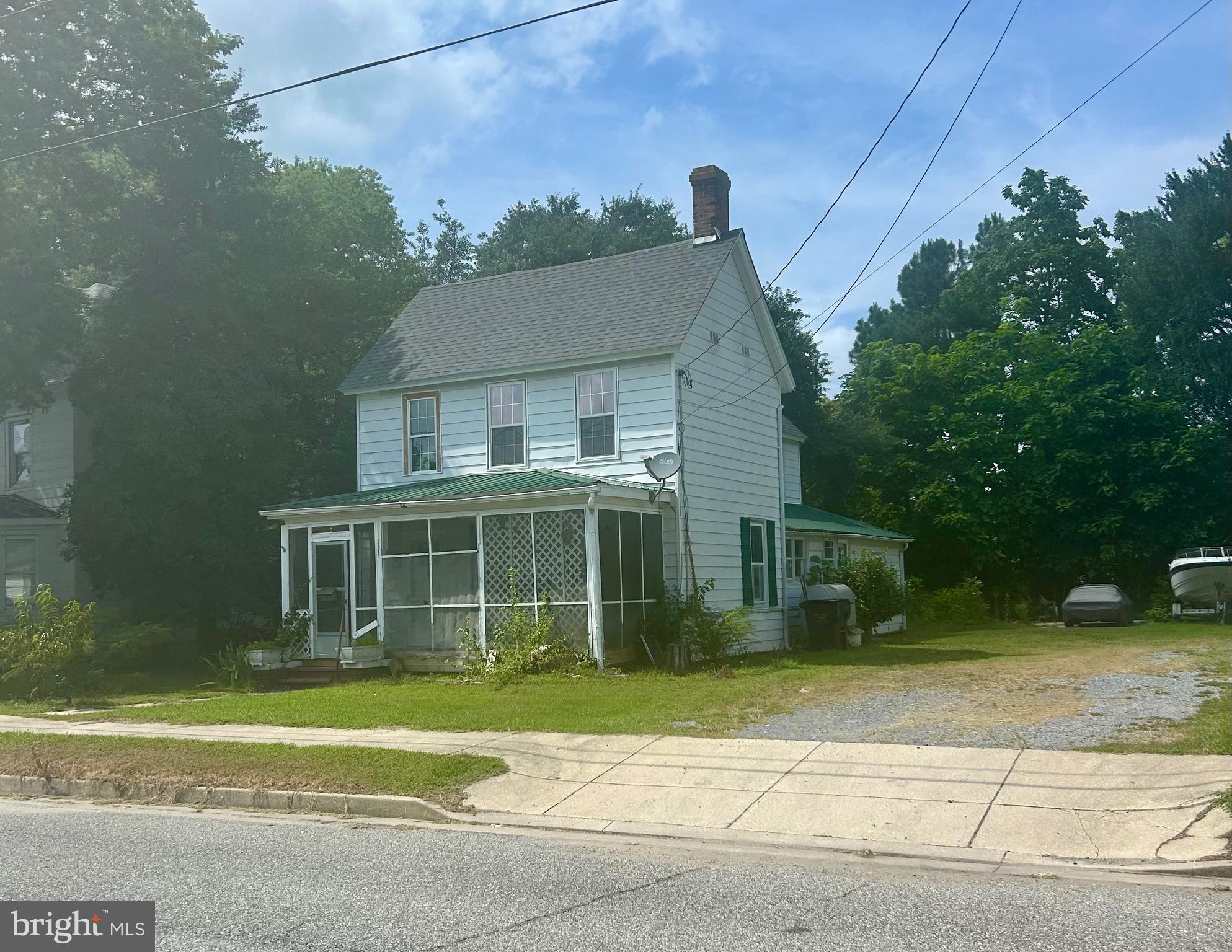 215 ACADEMY AVENUE