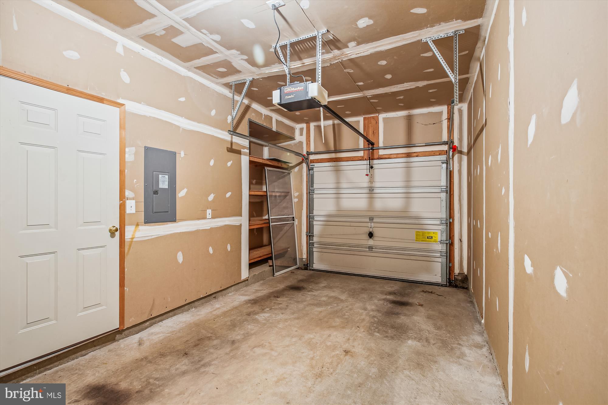 LAKELANDS - Residential Lease