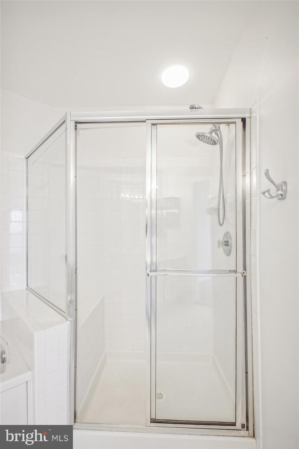 LAKELANDS - Residential Lease