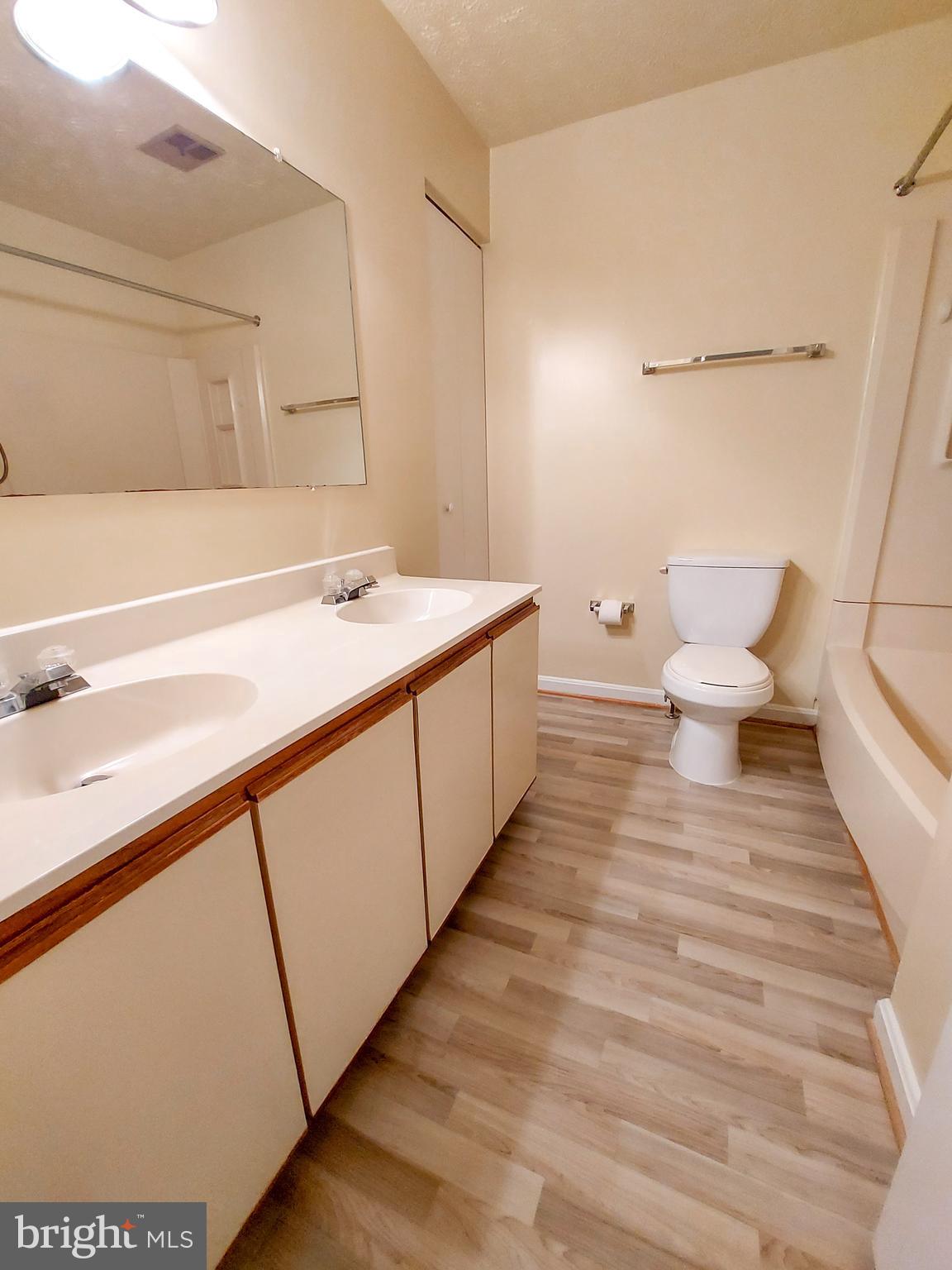 LANDING GLEN - Residential Lease