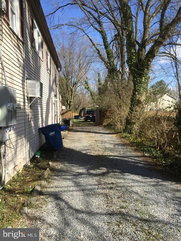 304 N BUCKMARSH STREET B