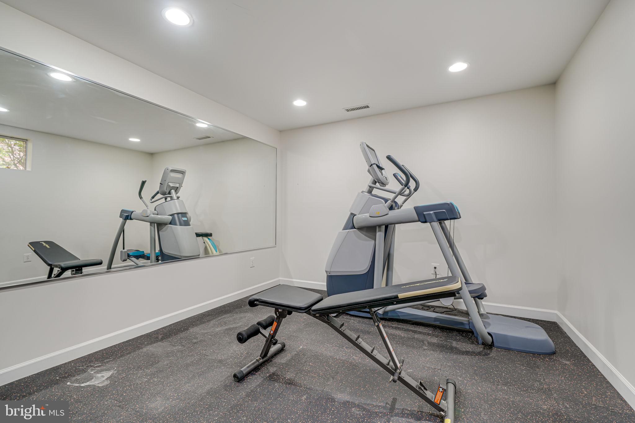 LAMBIANCE OF MCLEAN - Residential