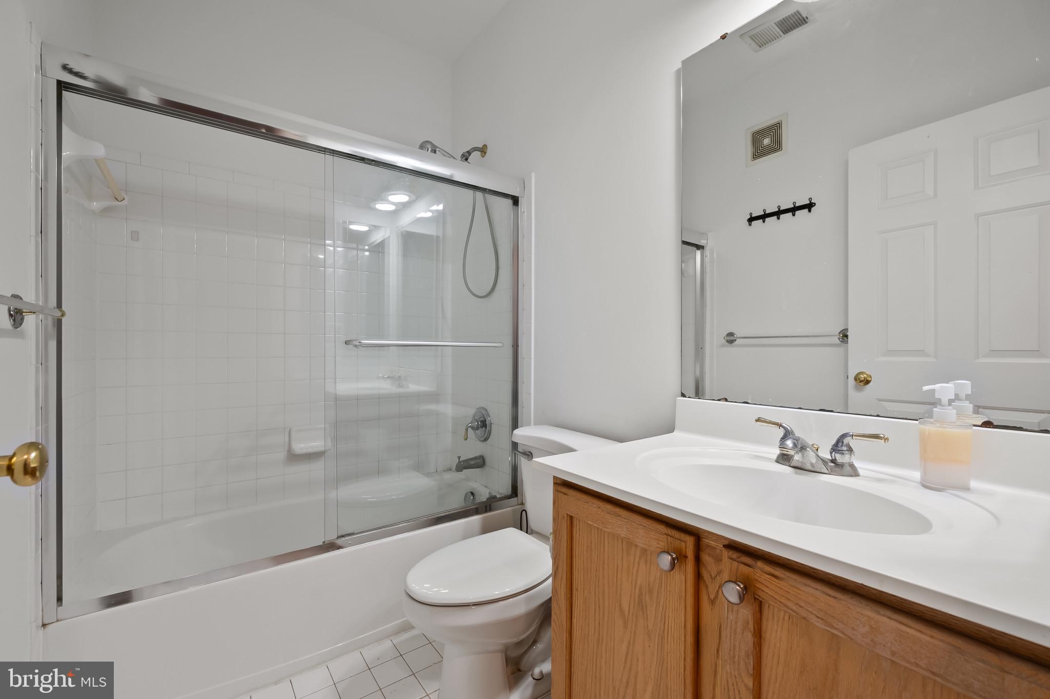 HIDDEN CREEK - Residential Lease