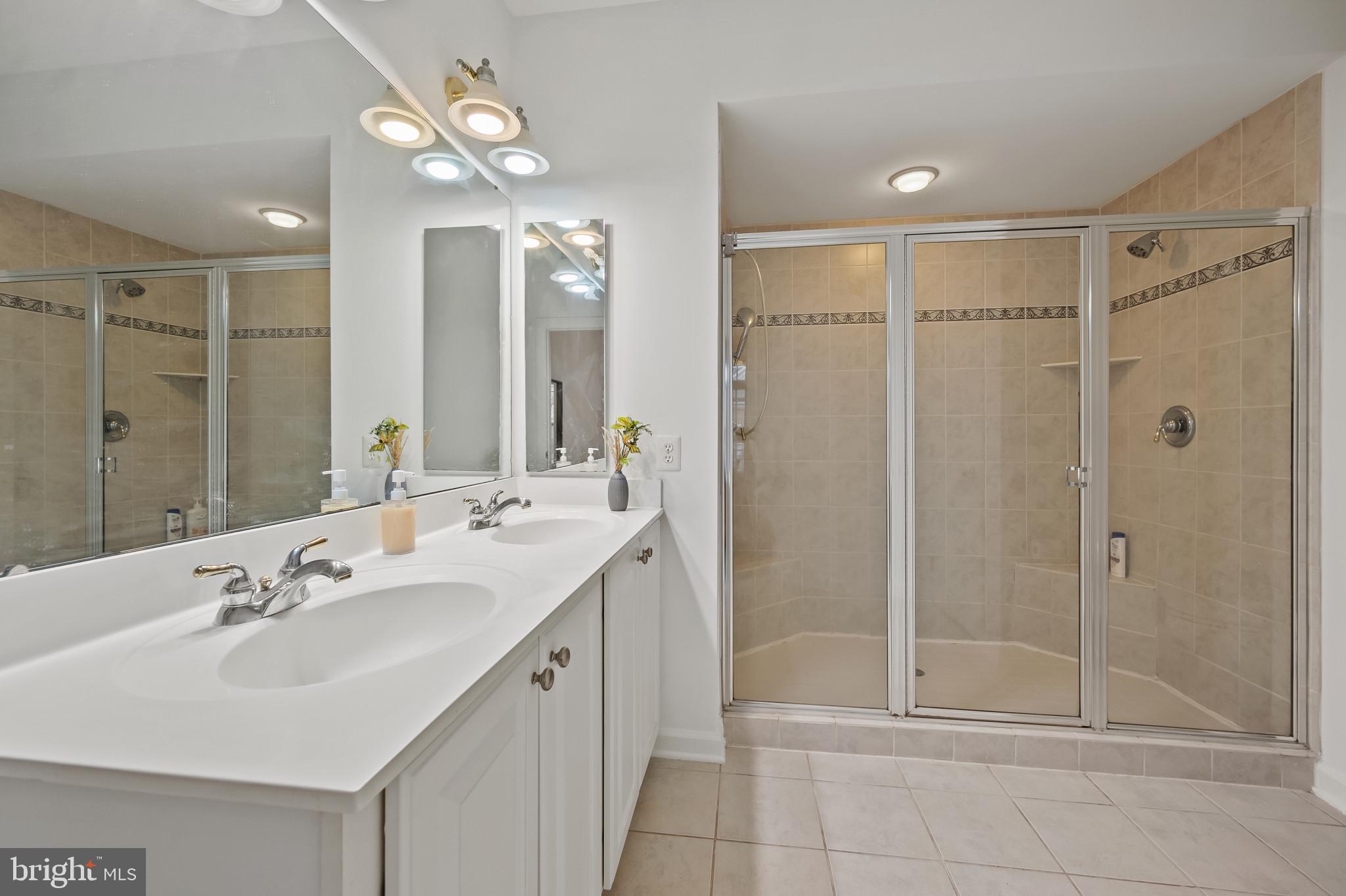 HIDDEN CREEK - Residential Lease