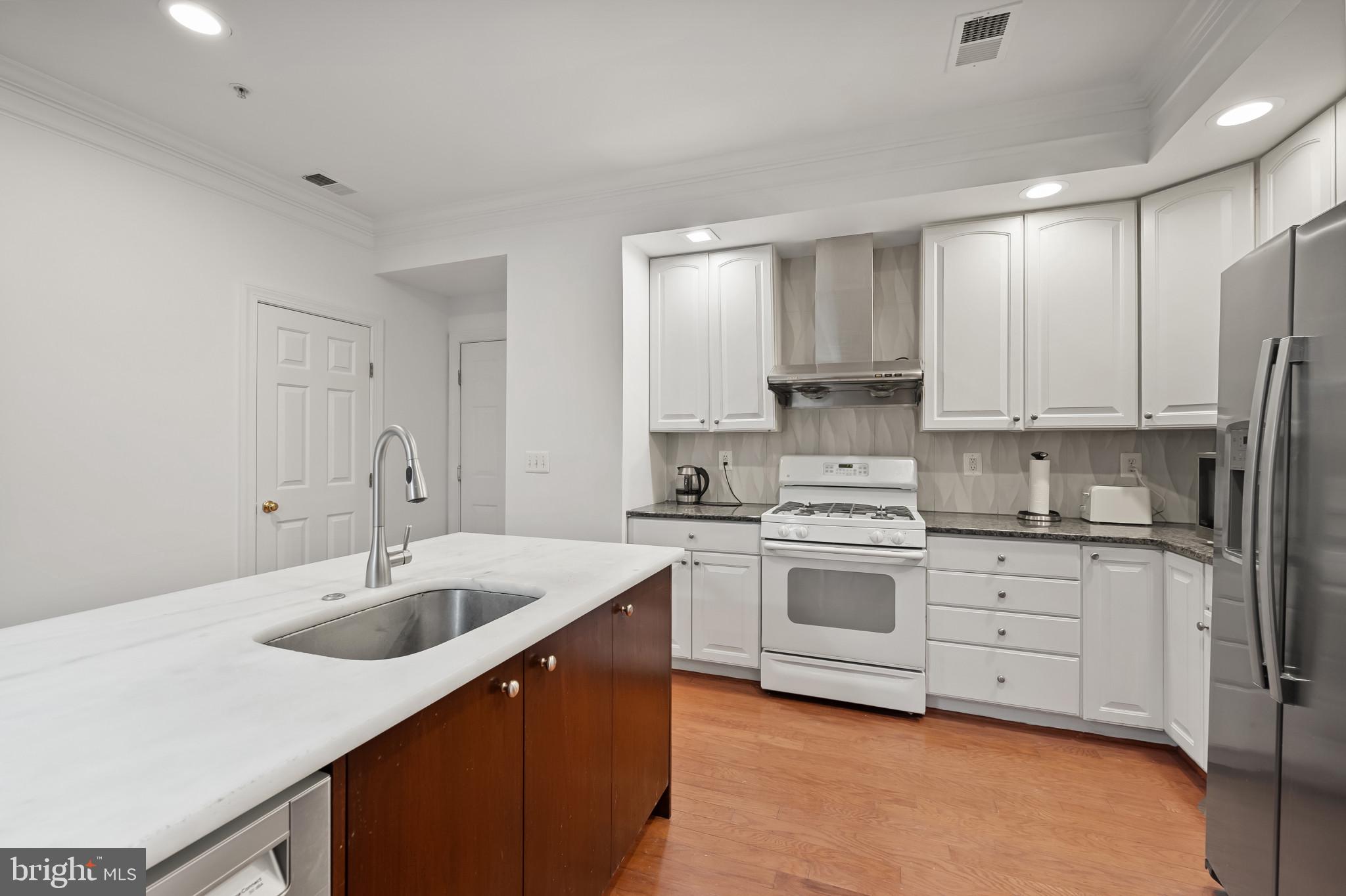 HIDDEN CREEK - Residential Lease