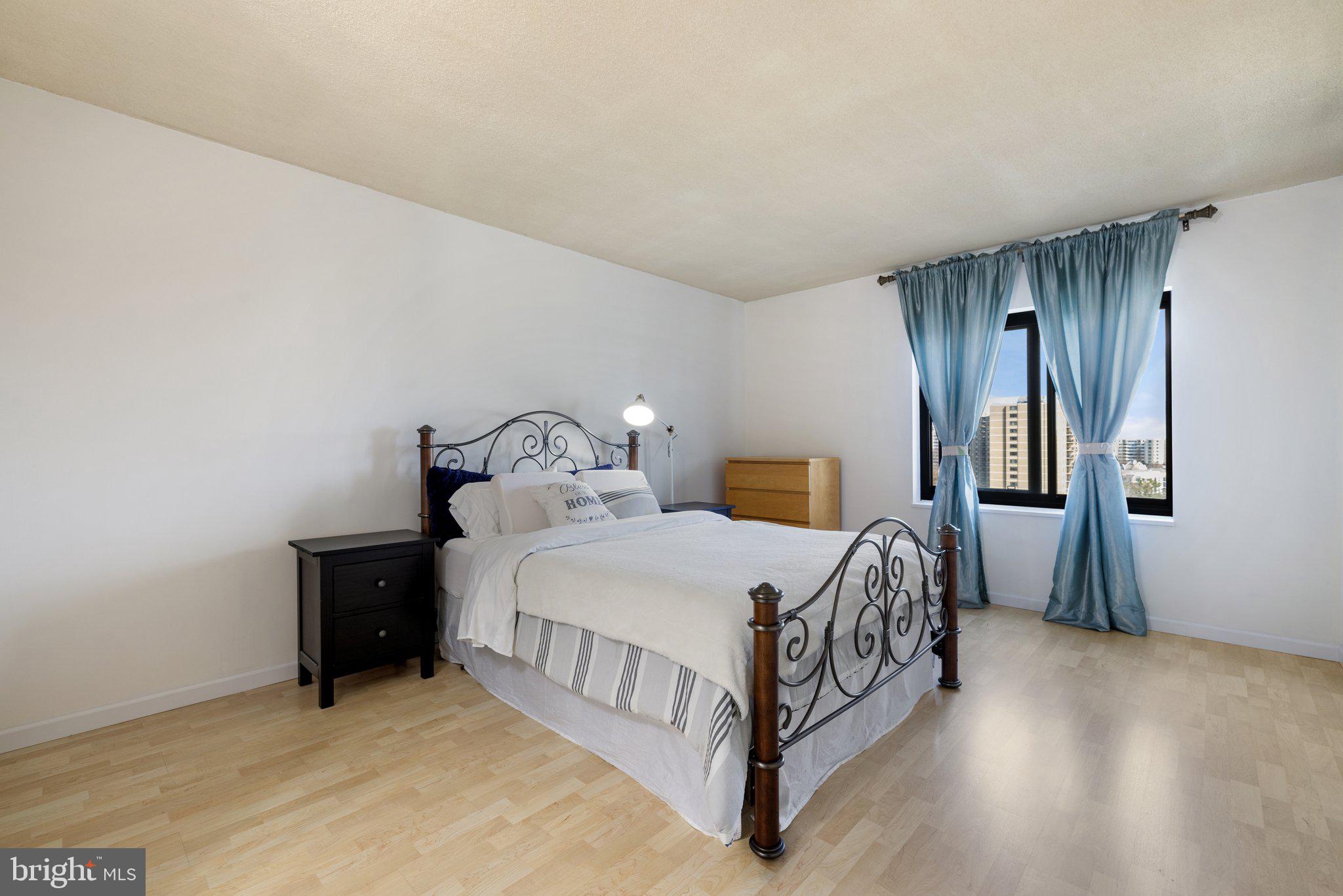 WATERGATE AT LANDMARK - Residential