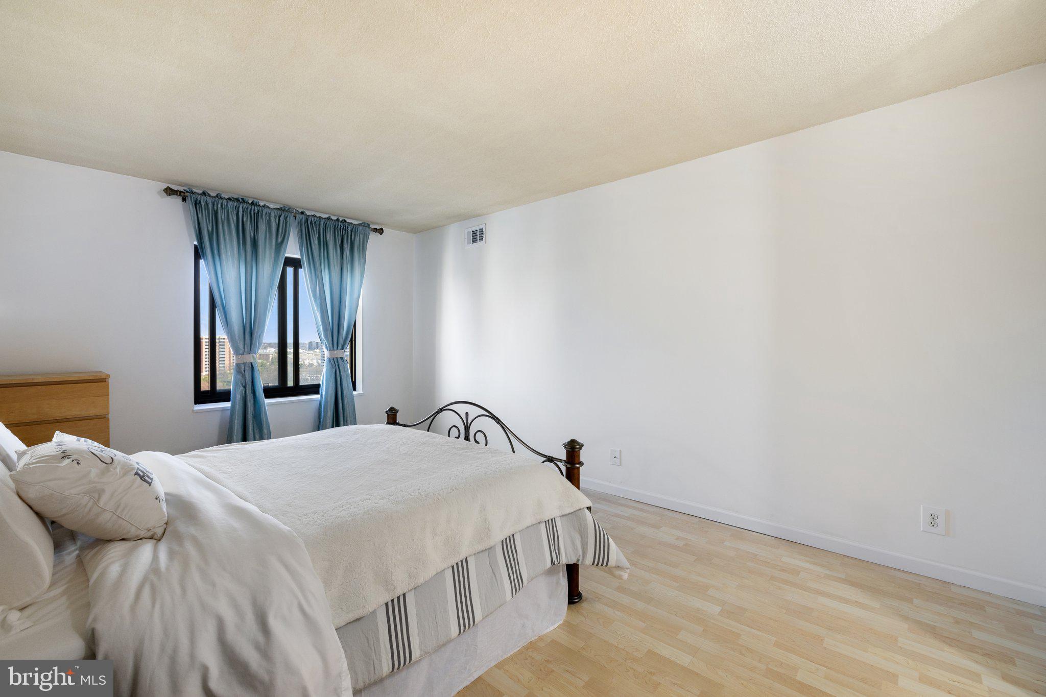 WATERGATE AT LANDMARK - Residential