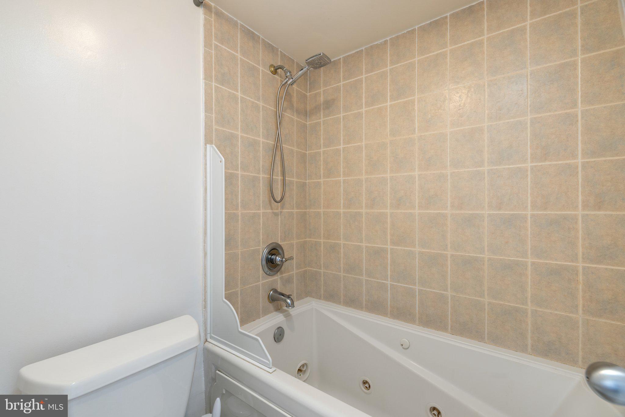 WATERGATE AT LANDMARK - Residential