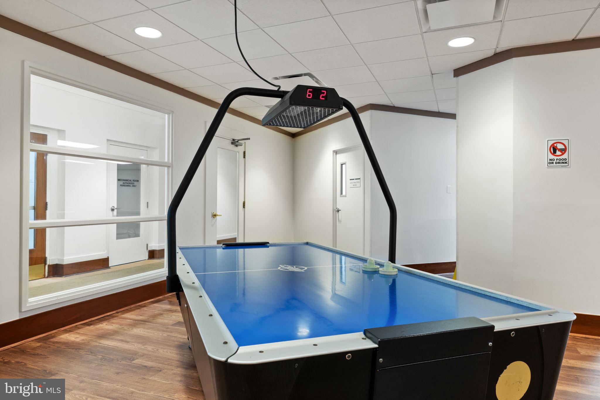 WATERGATE AT LANDMARK - Residential