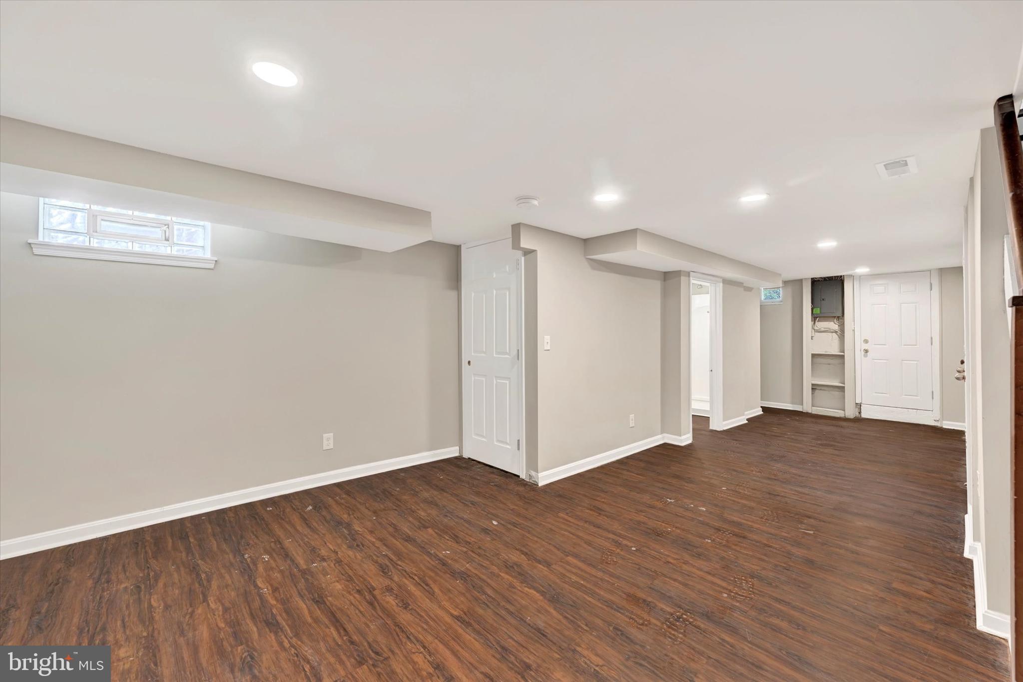 RIVERSIDE - Residential