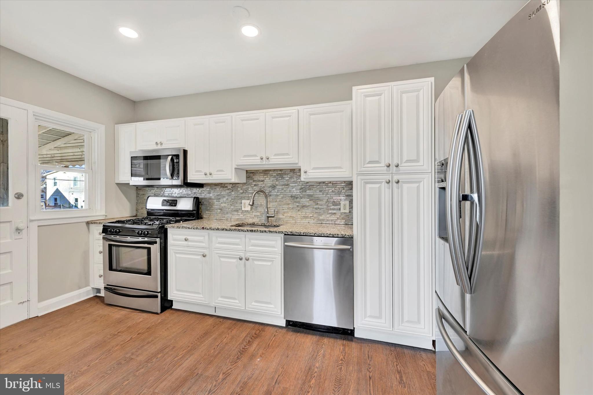 RIVERSIDE - Residential