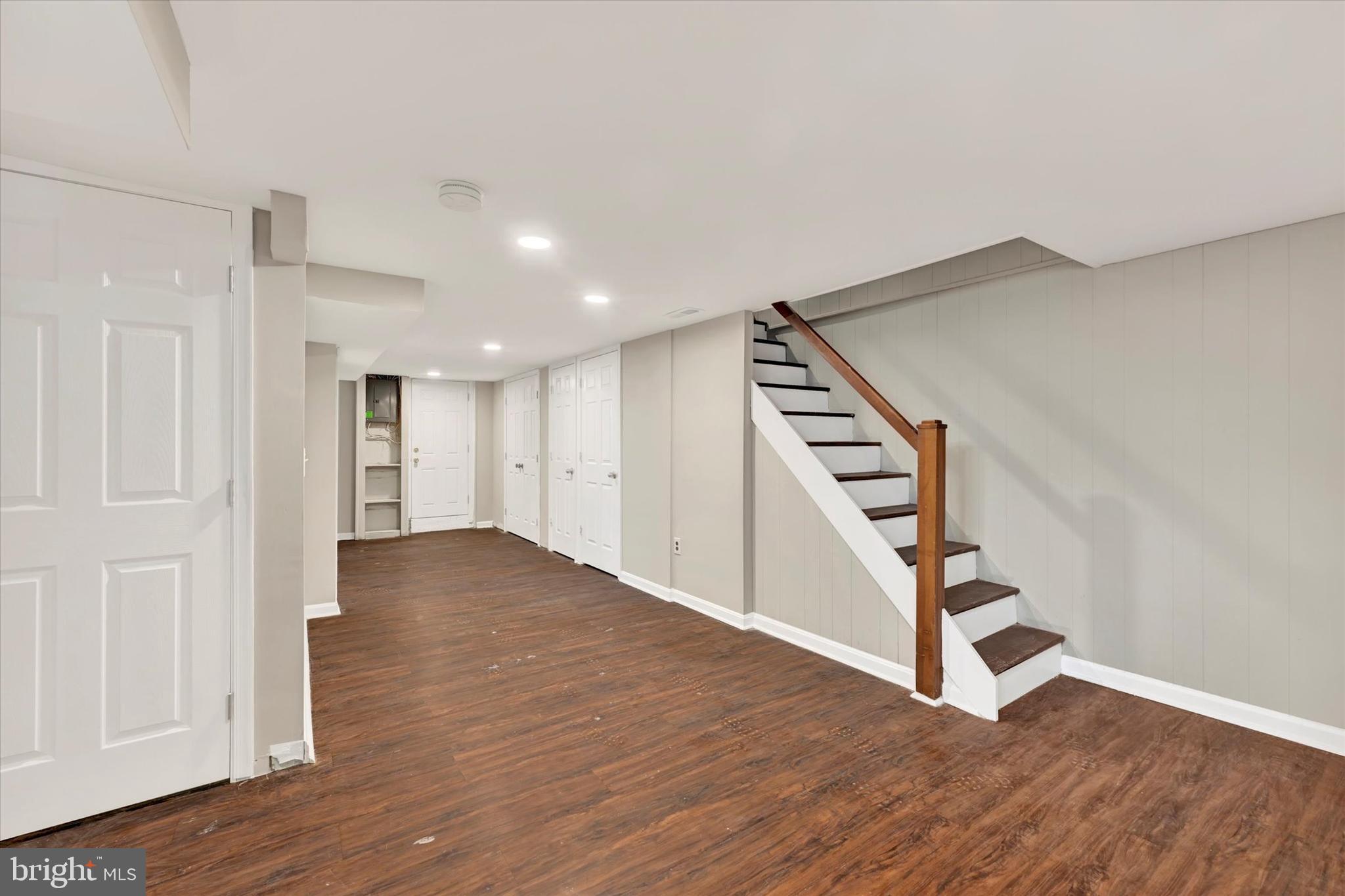 RIVERSIDE - Residential