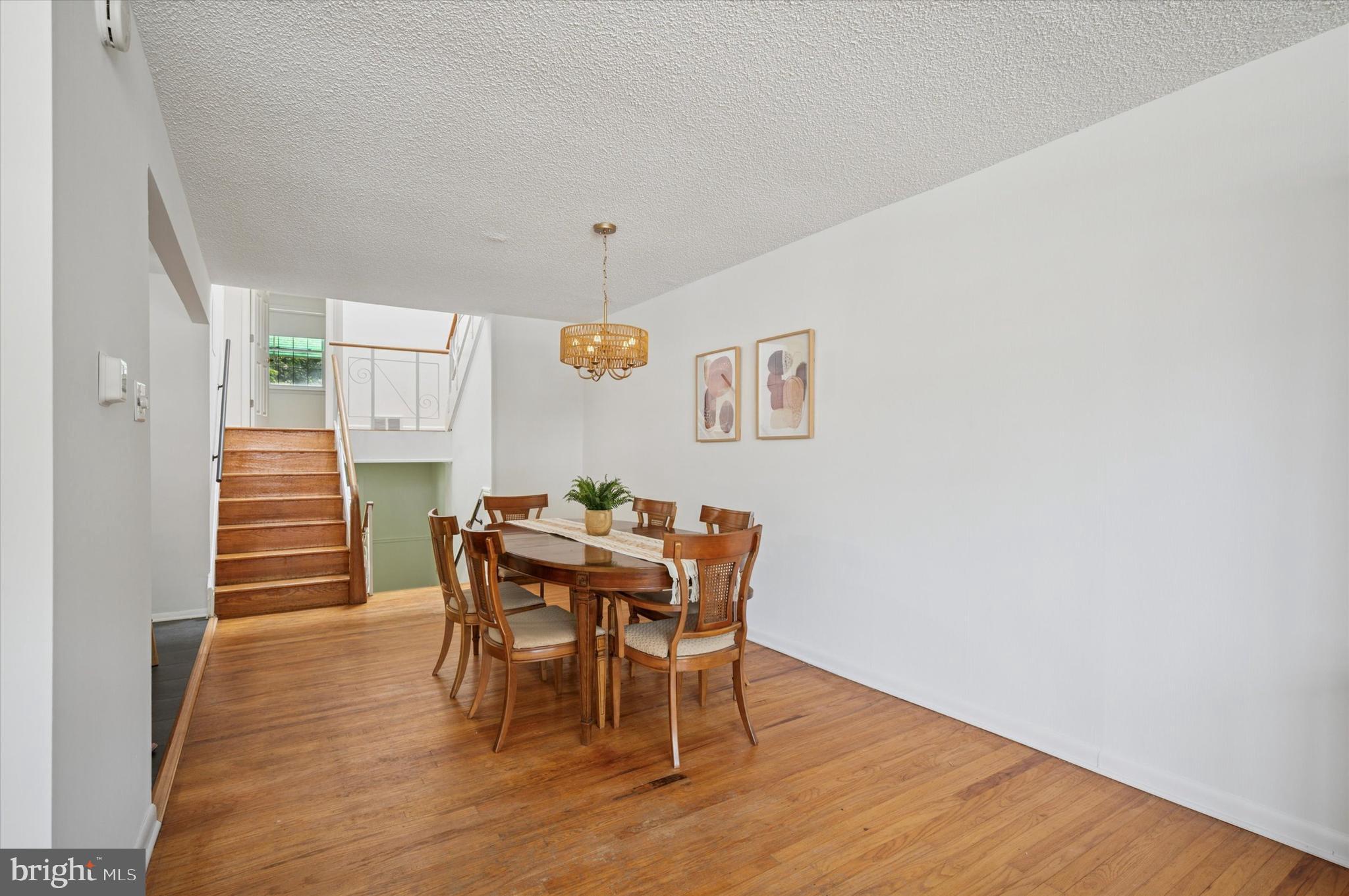 ROXBOROUGH - Residential