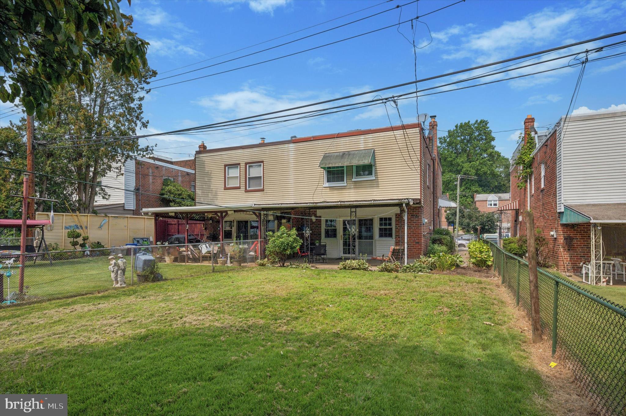 ROXBOROUGH - Residential