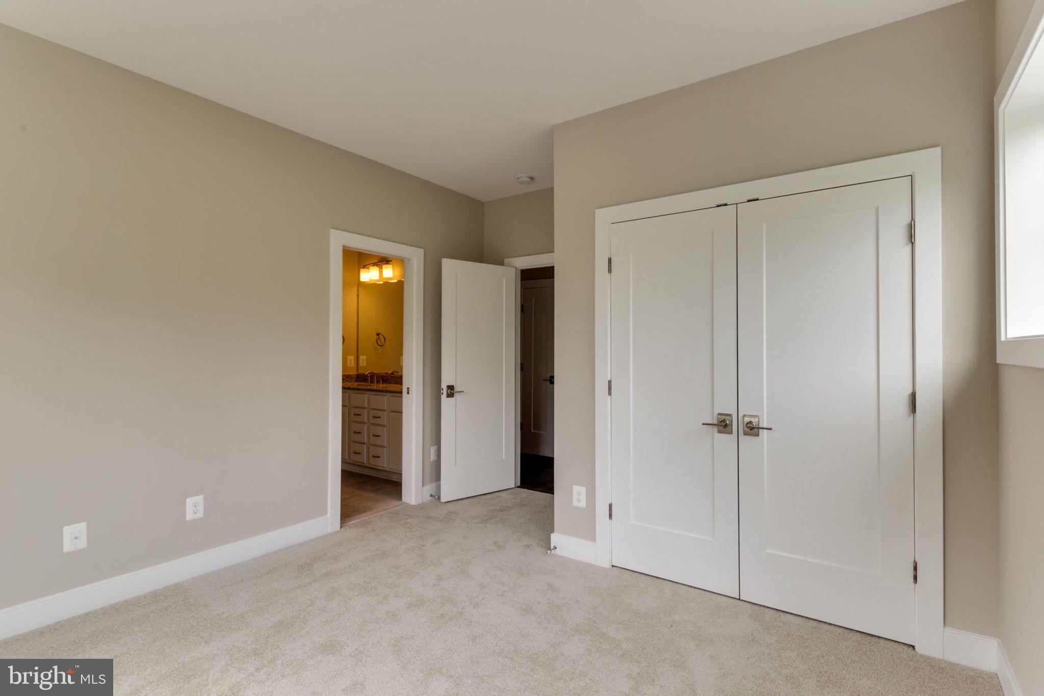 TUCKAHOE VILLAGE - Residential